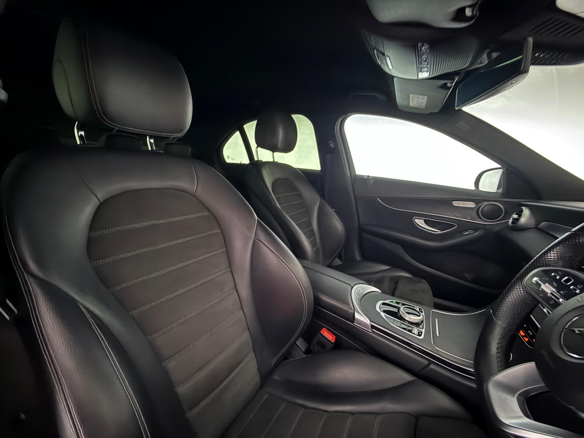 Mercedes-Benz C-Class view 32