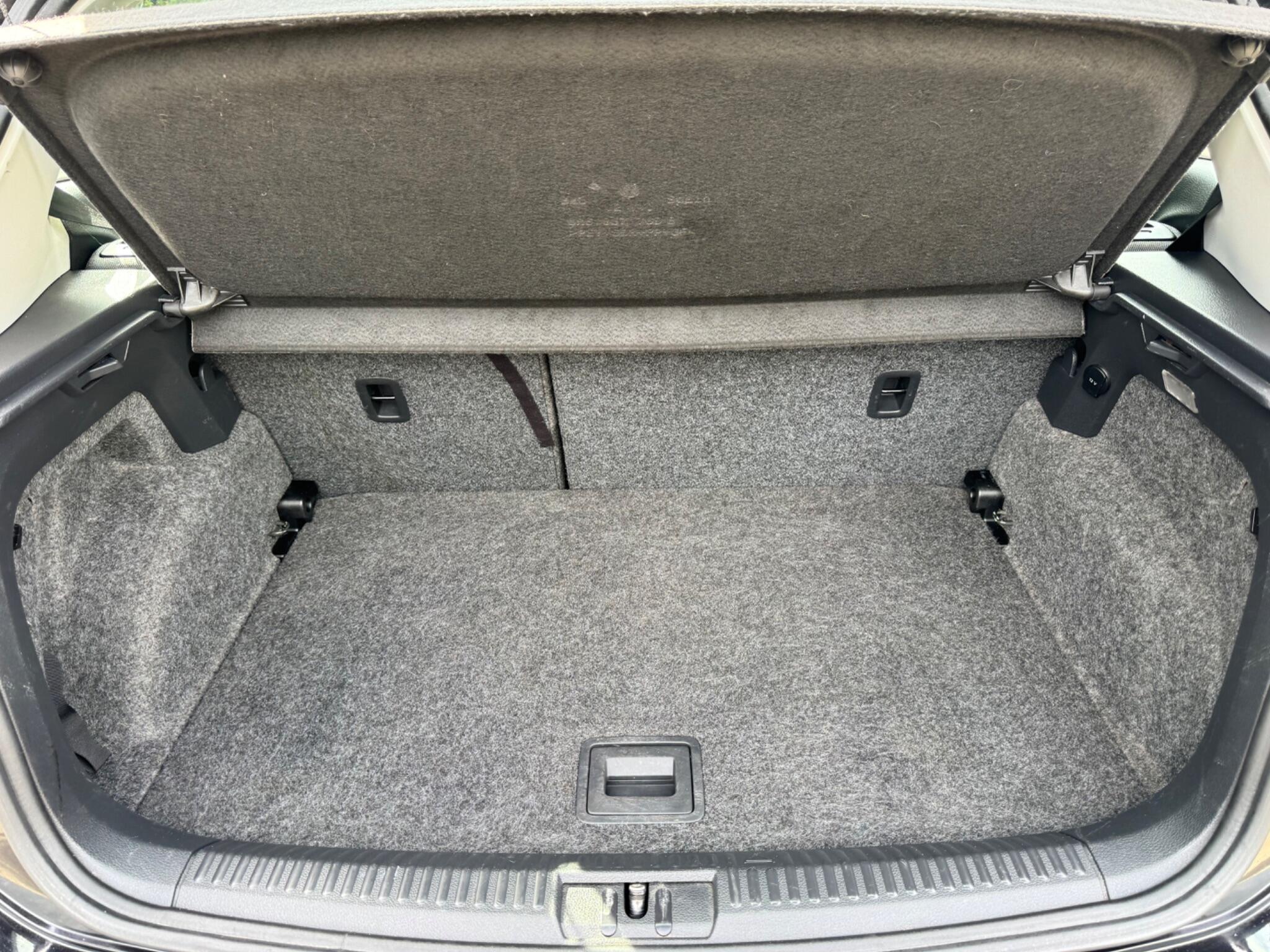 Volkswagen Polo view 21