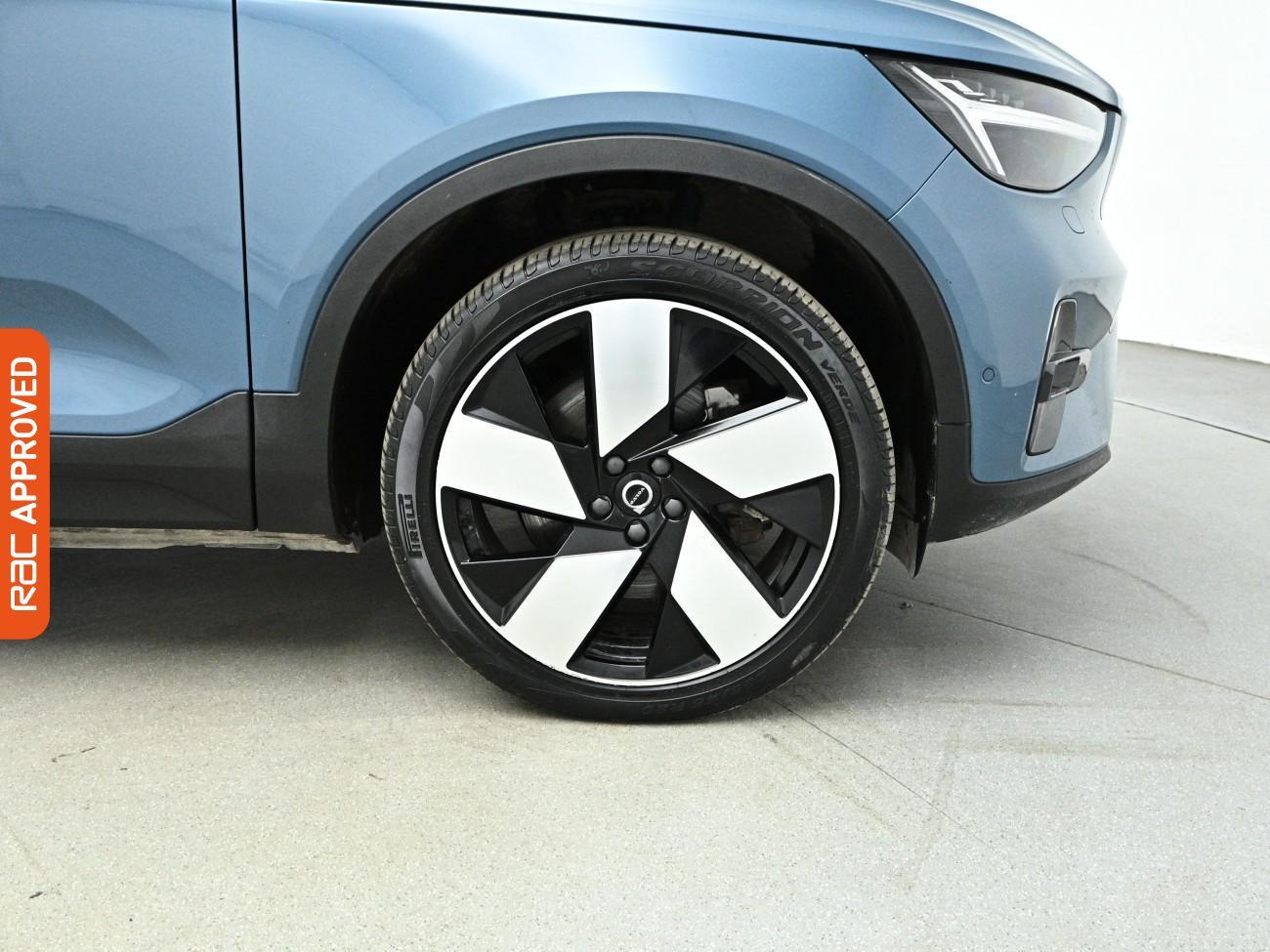 Volvo XC40 view 14