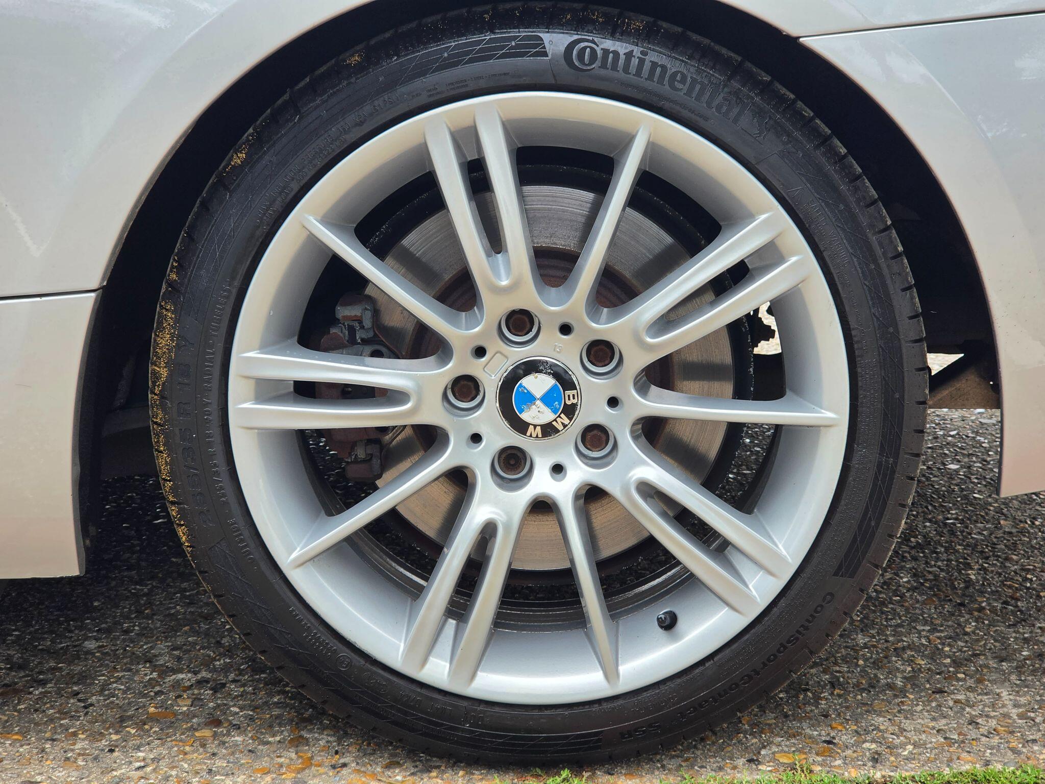 BMW 3 Series view 22