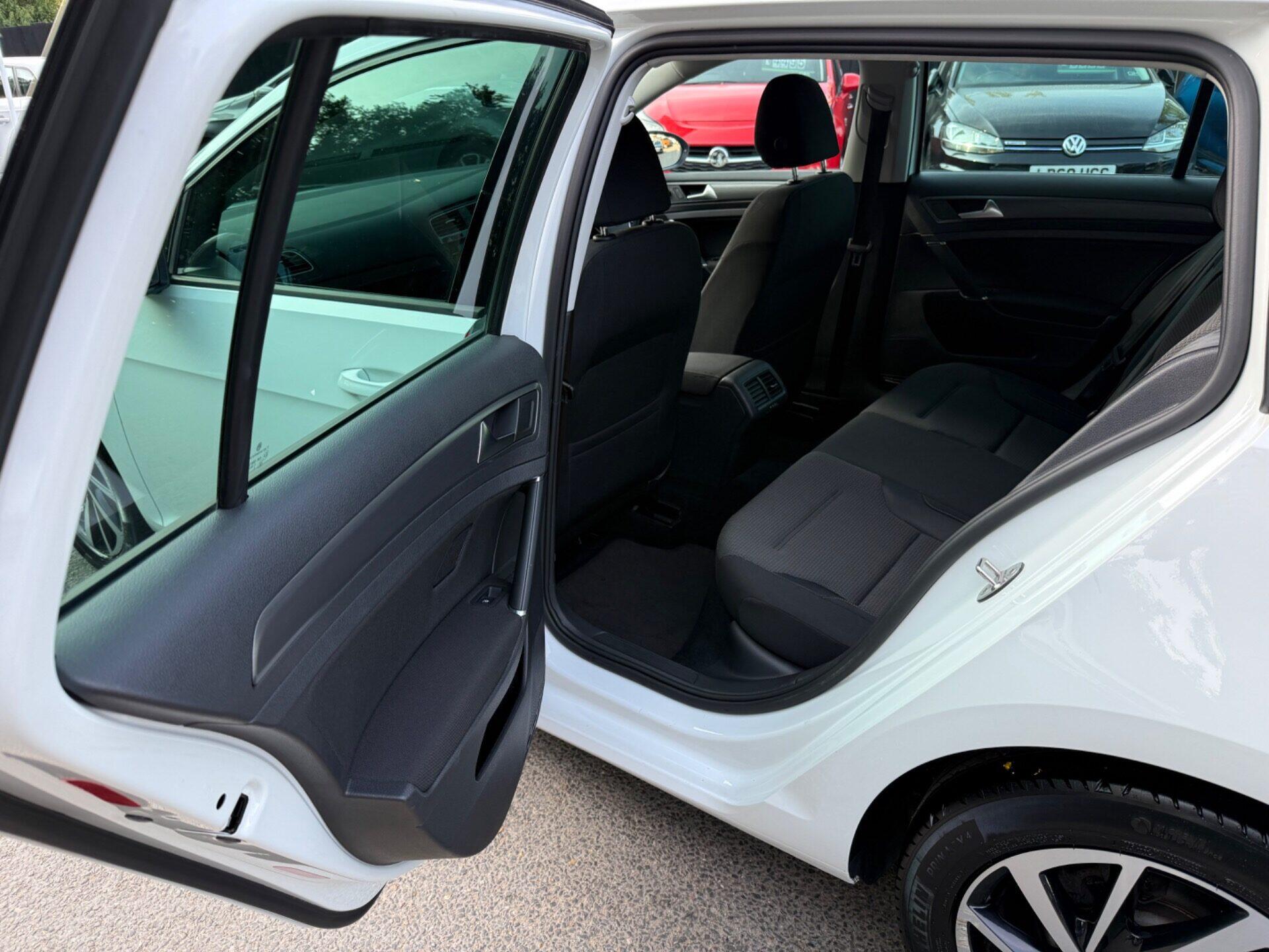 Volkswagen Golf view 29