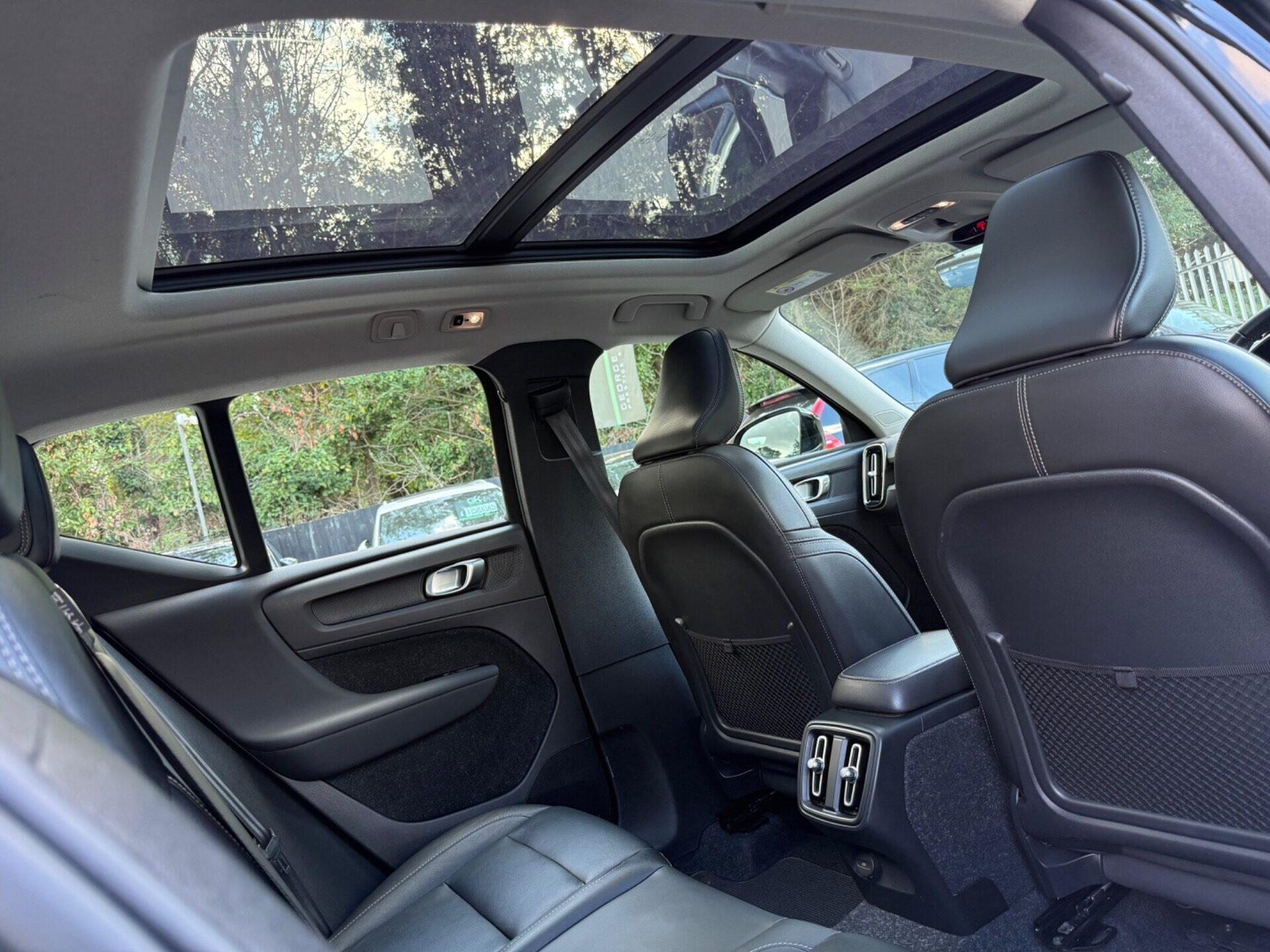 Volvo XC40 view 32
