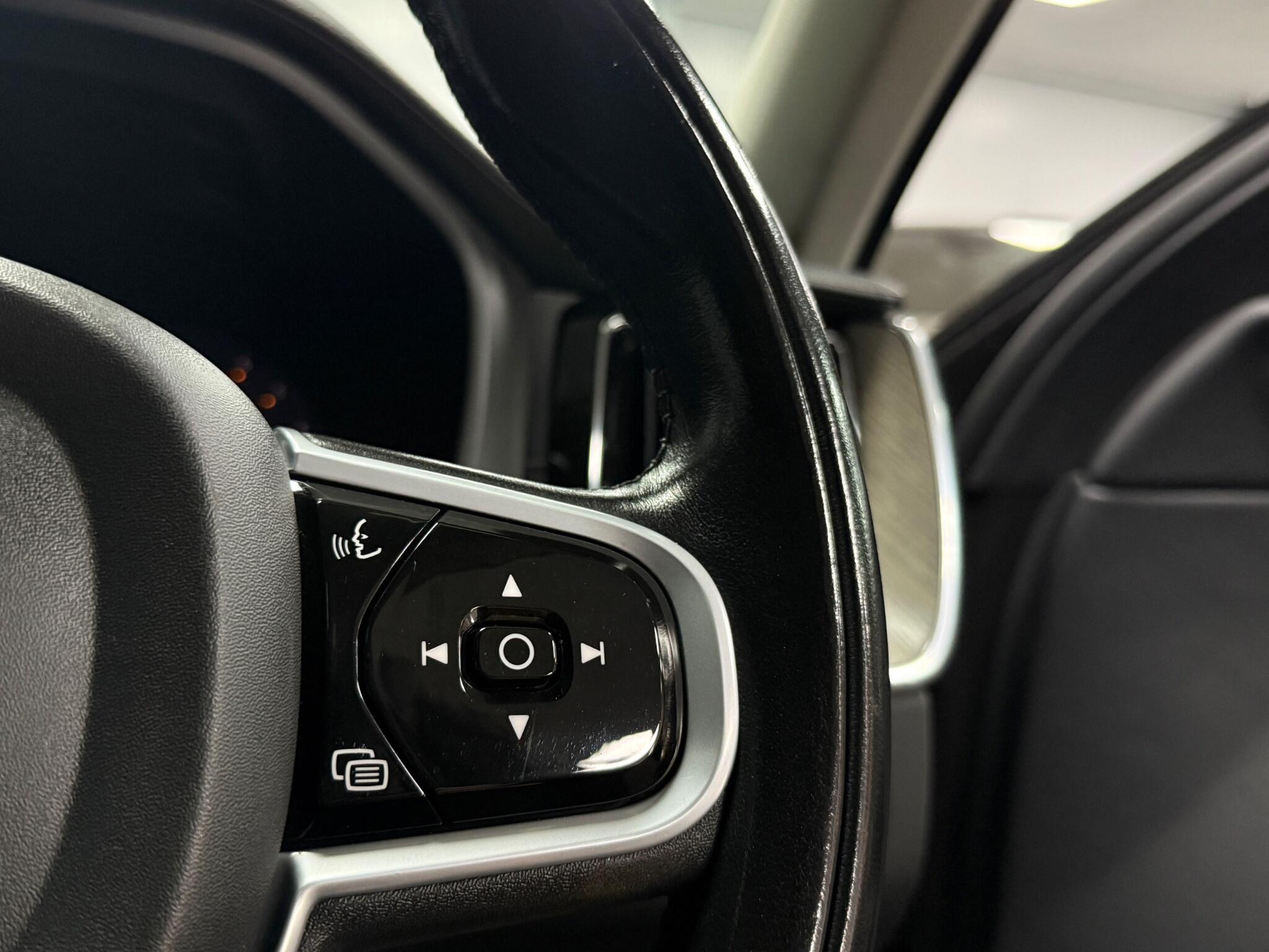 Volvo XC60 view 24