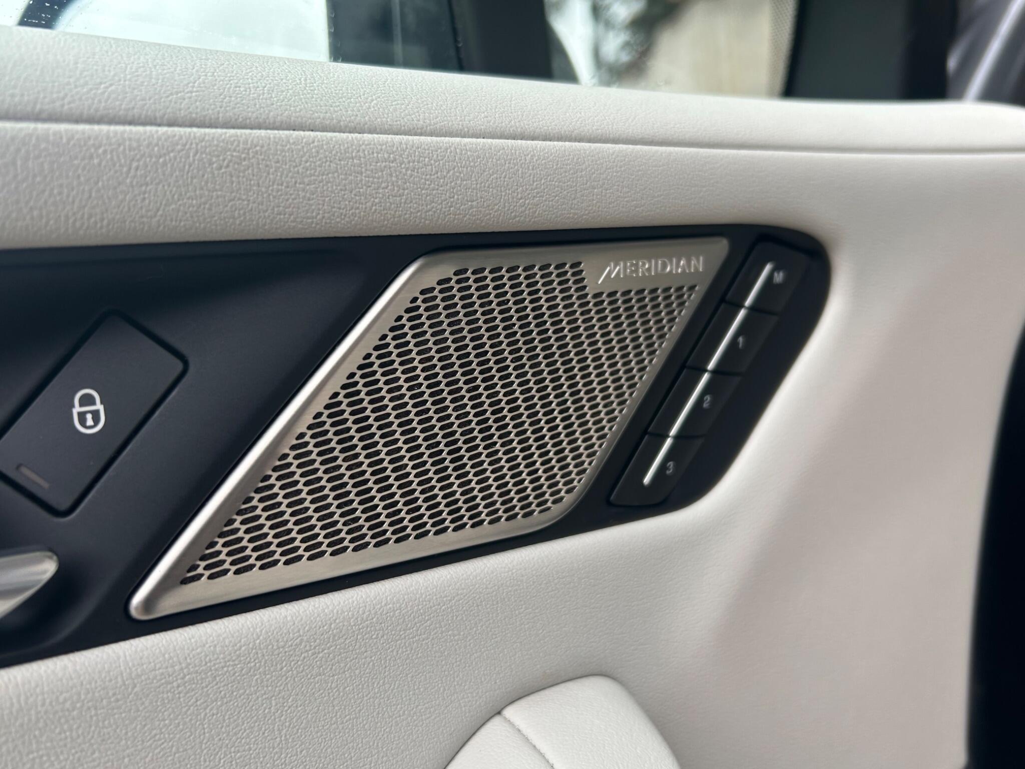 Jaguar I-Pace view 31