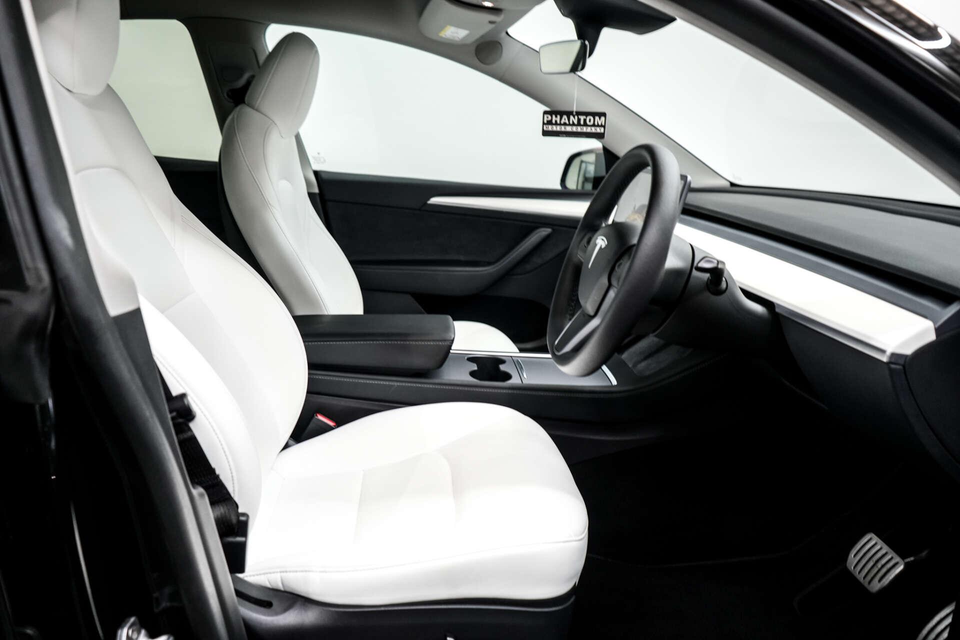 Tesla Model Y view 18