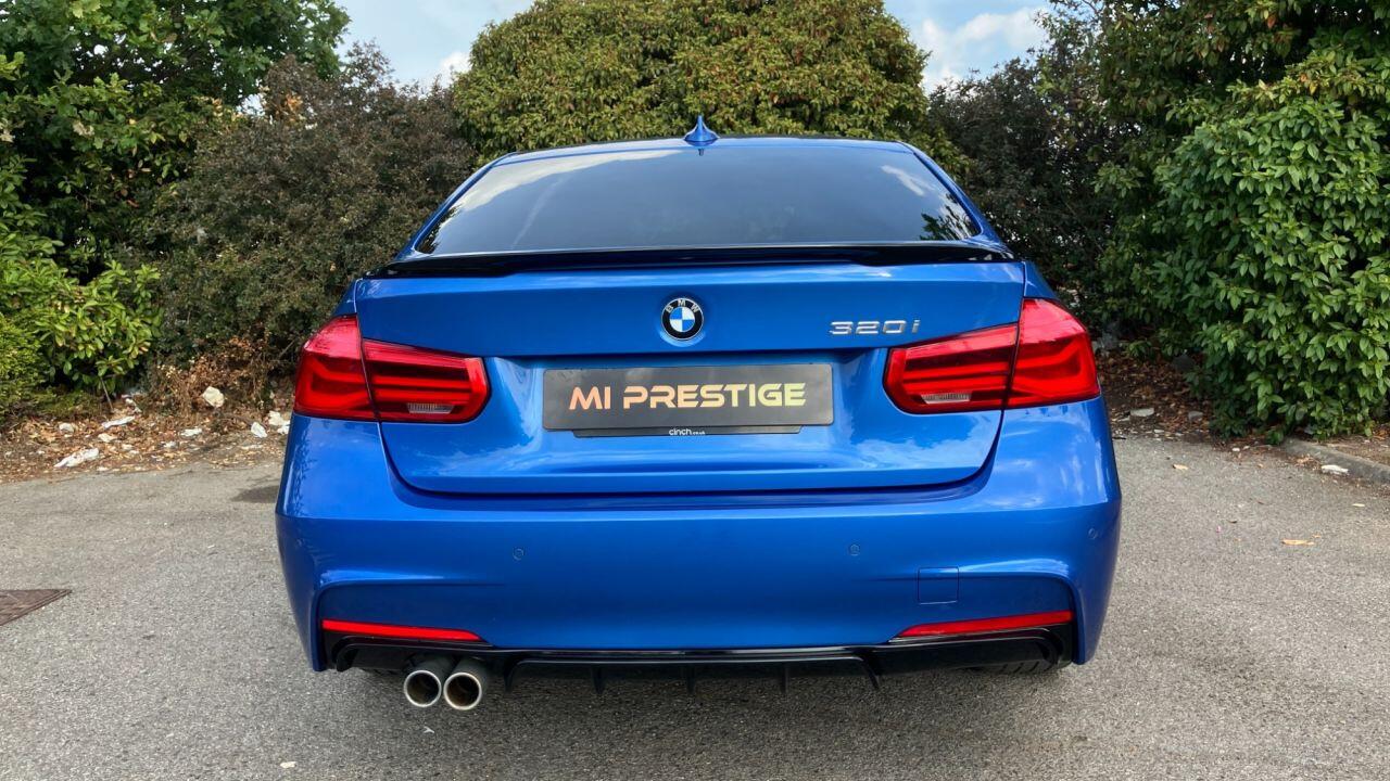 BMW 3 Series view 32
