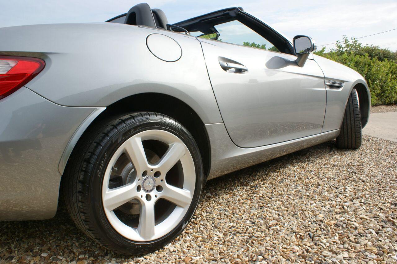 Mercedes-Benz SLK view 10