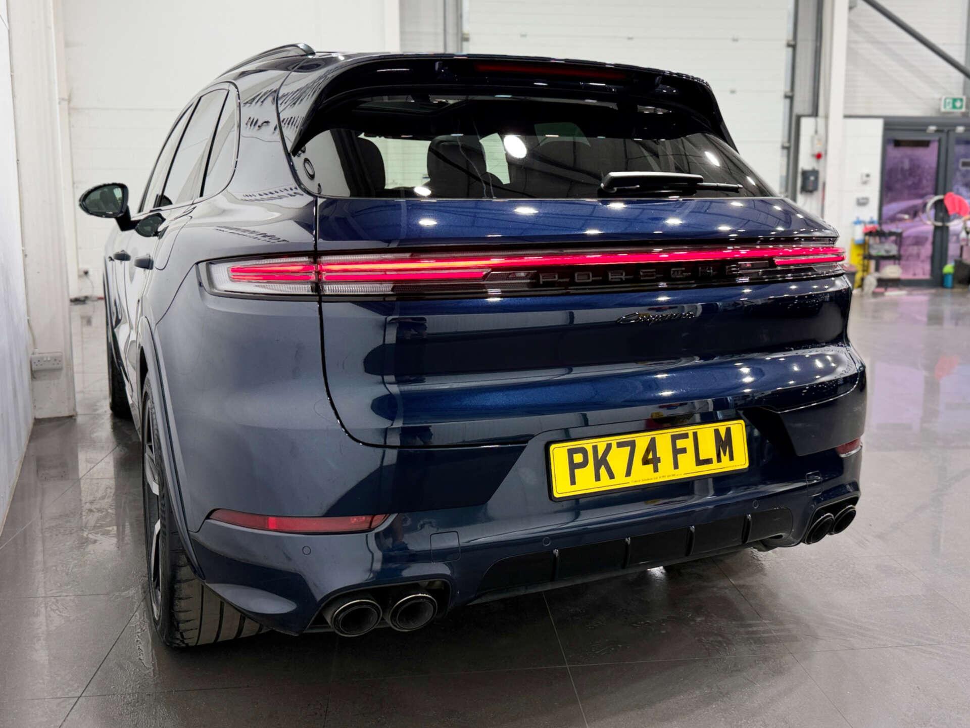 Porsche Cayenne view 8