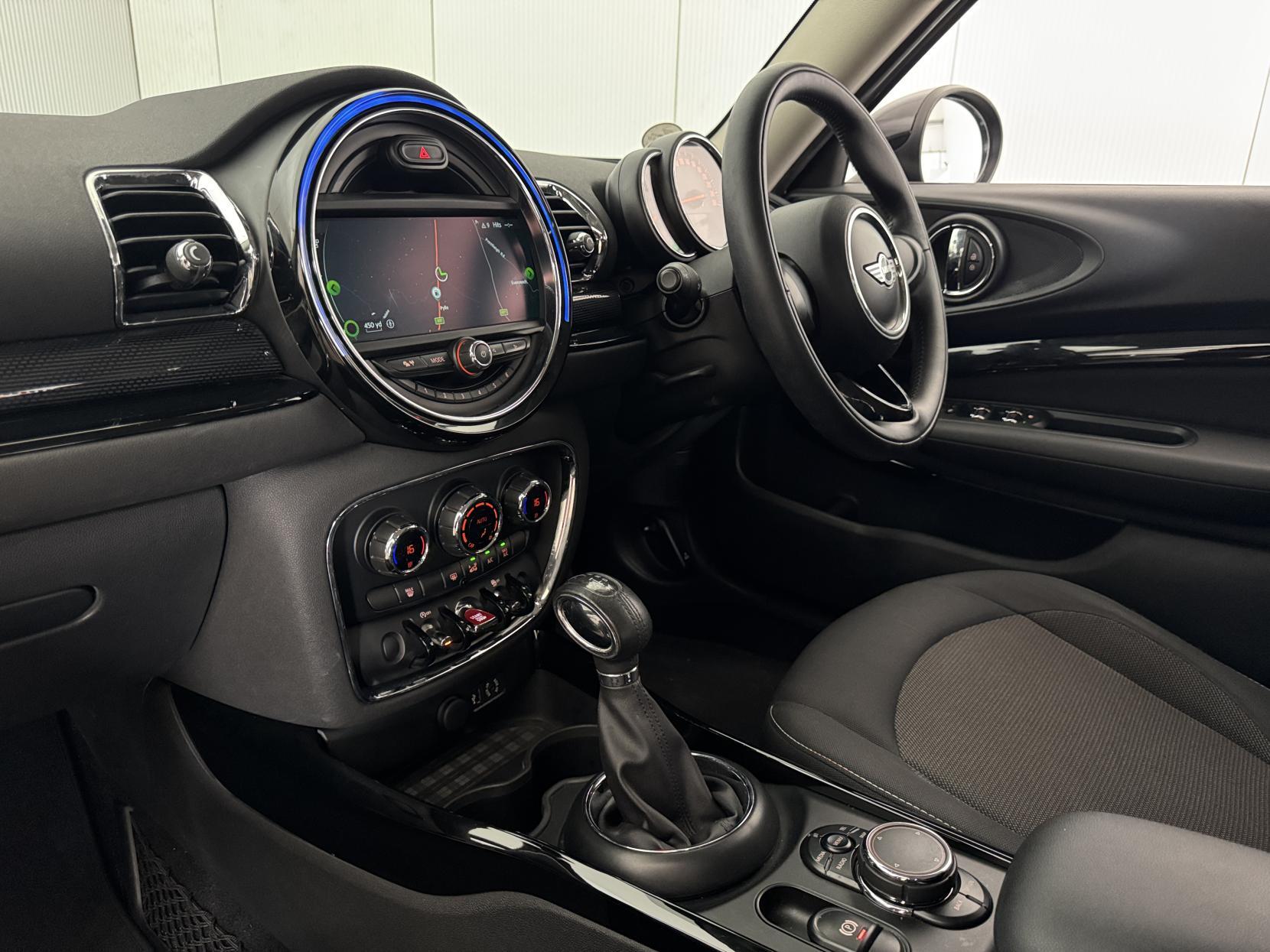 Mini Clubman view 63