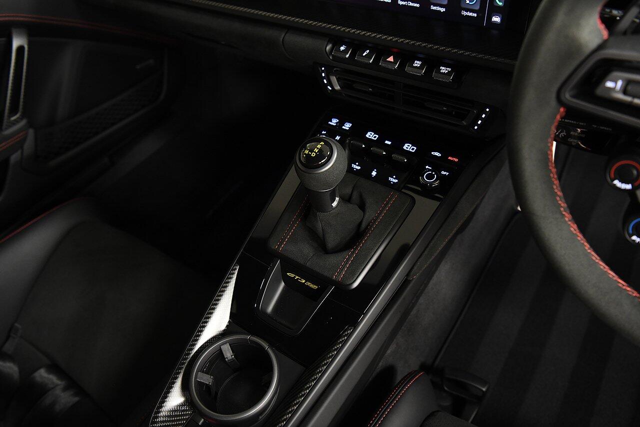 Porsche 911 view 18