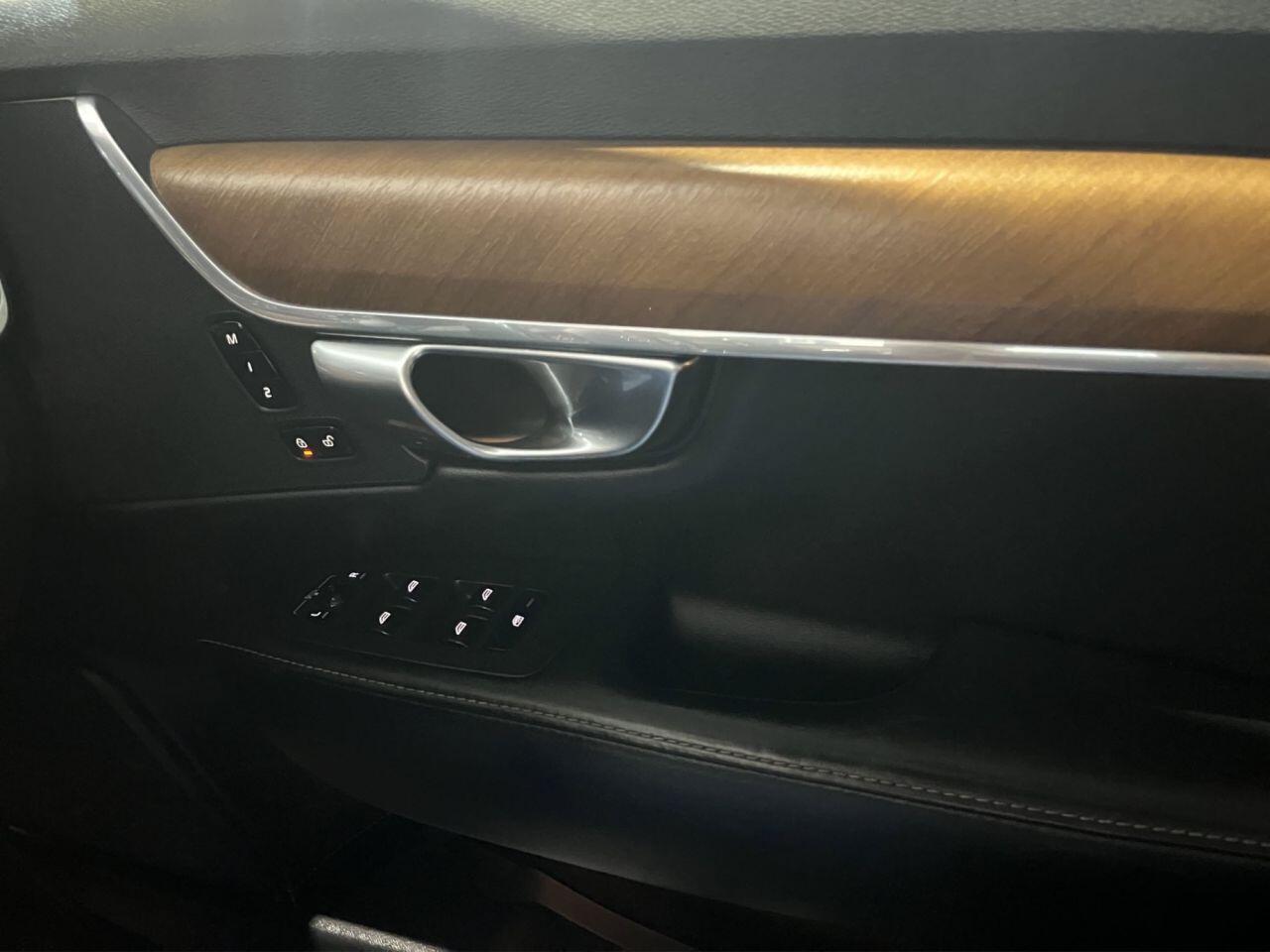 Volvo S90 view 11