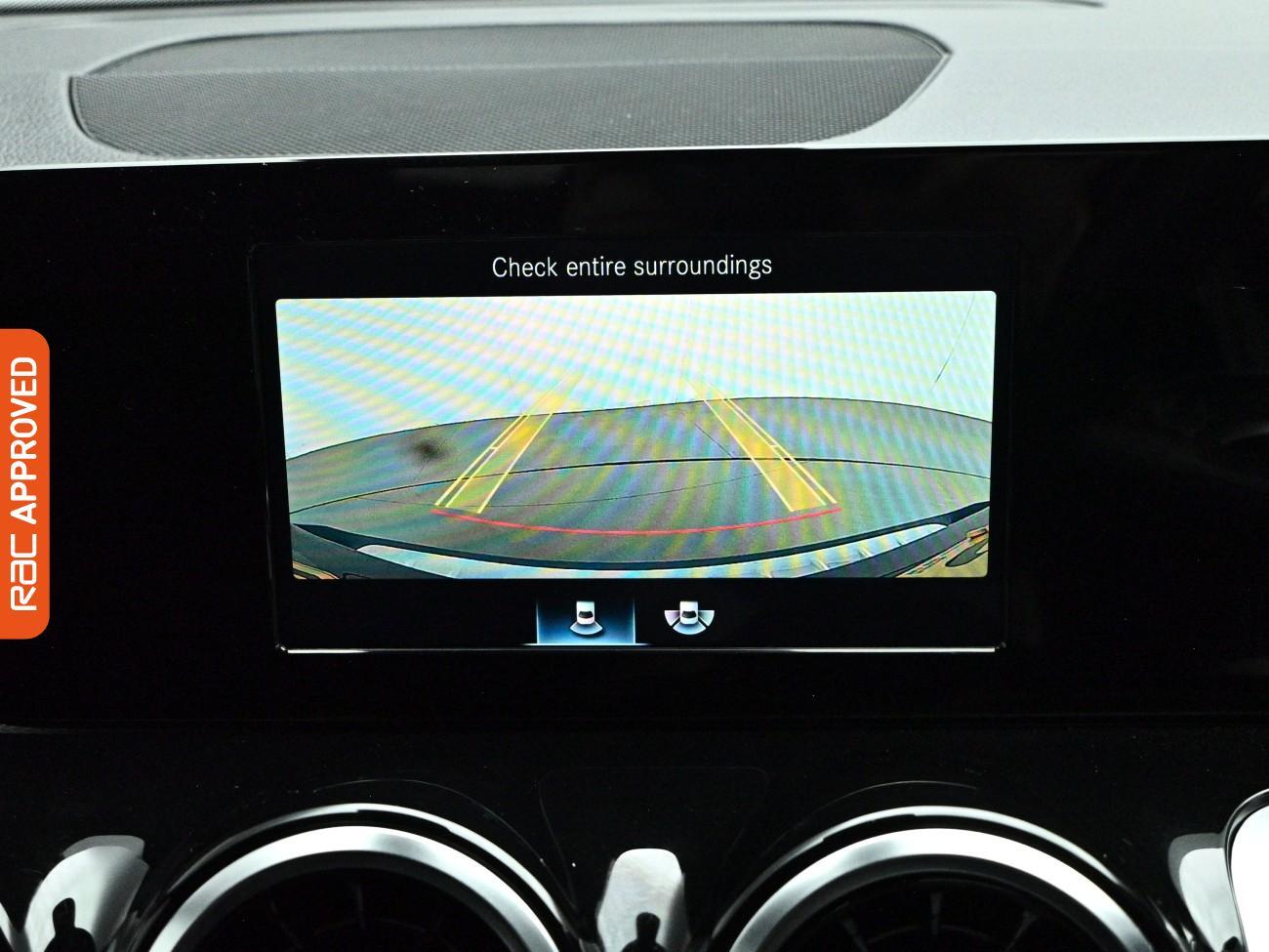 Mercedes-Benz GLB view 17