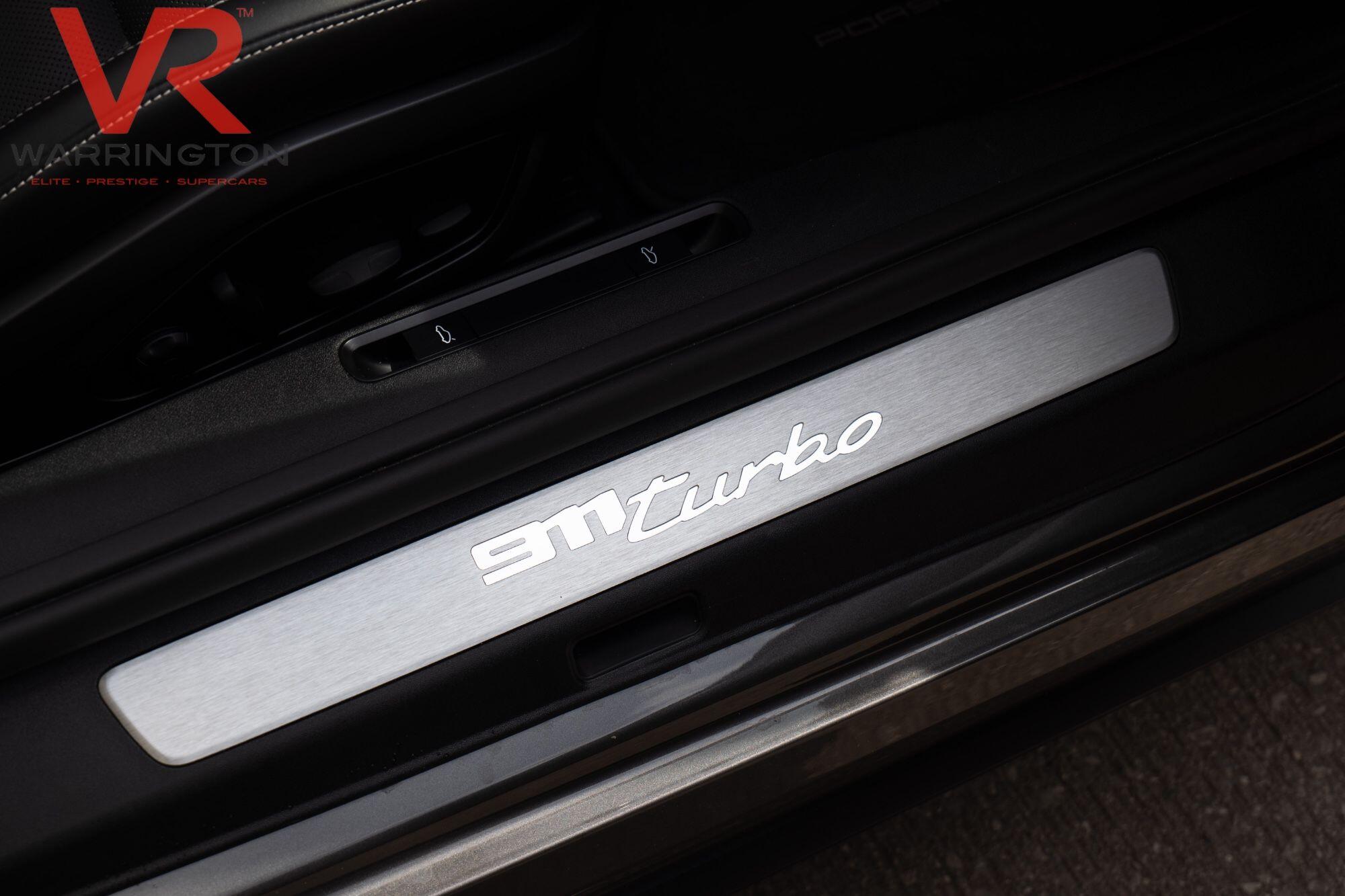 Porsche 911 view 22