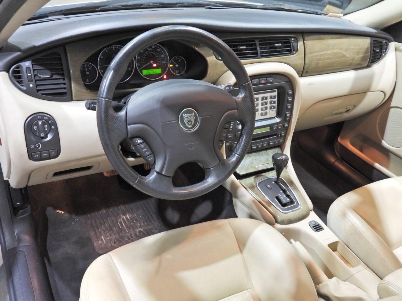 Jaguar X-Type view 20
