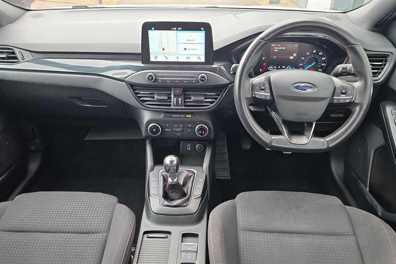 Ford Focus view 12