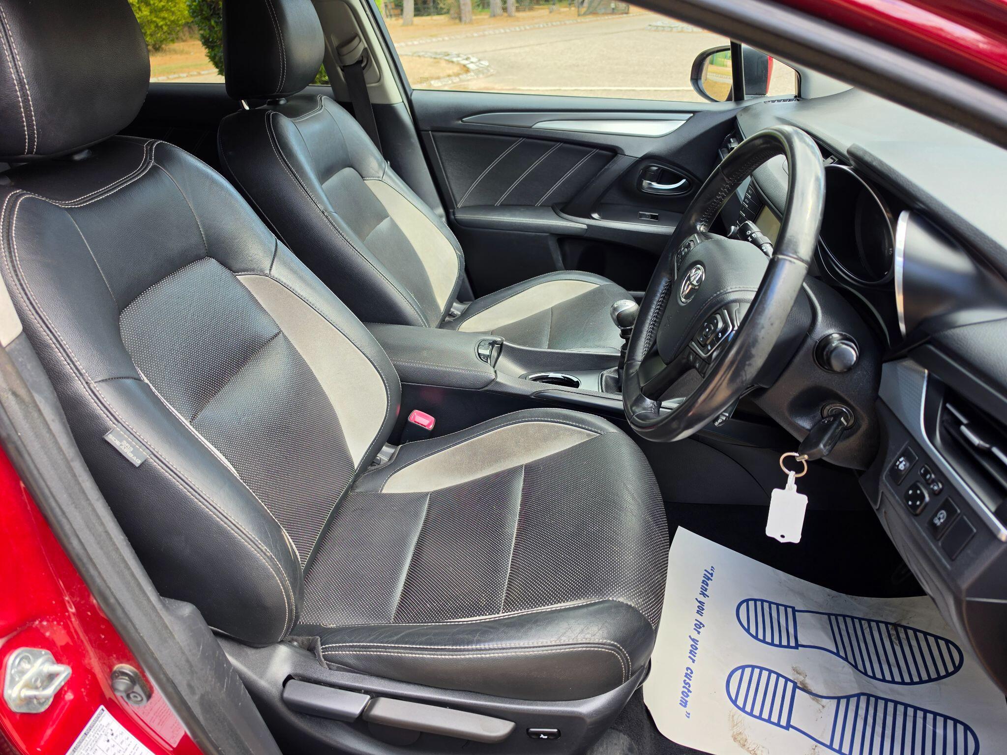 Toyota Avensis view 15
