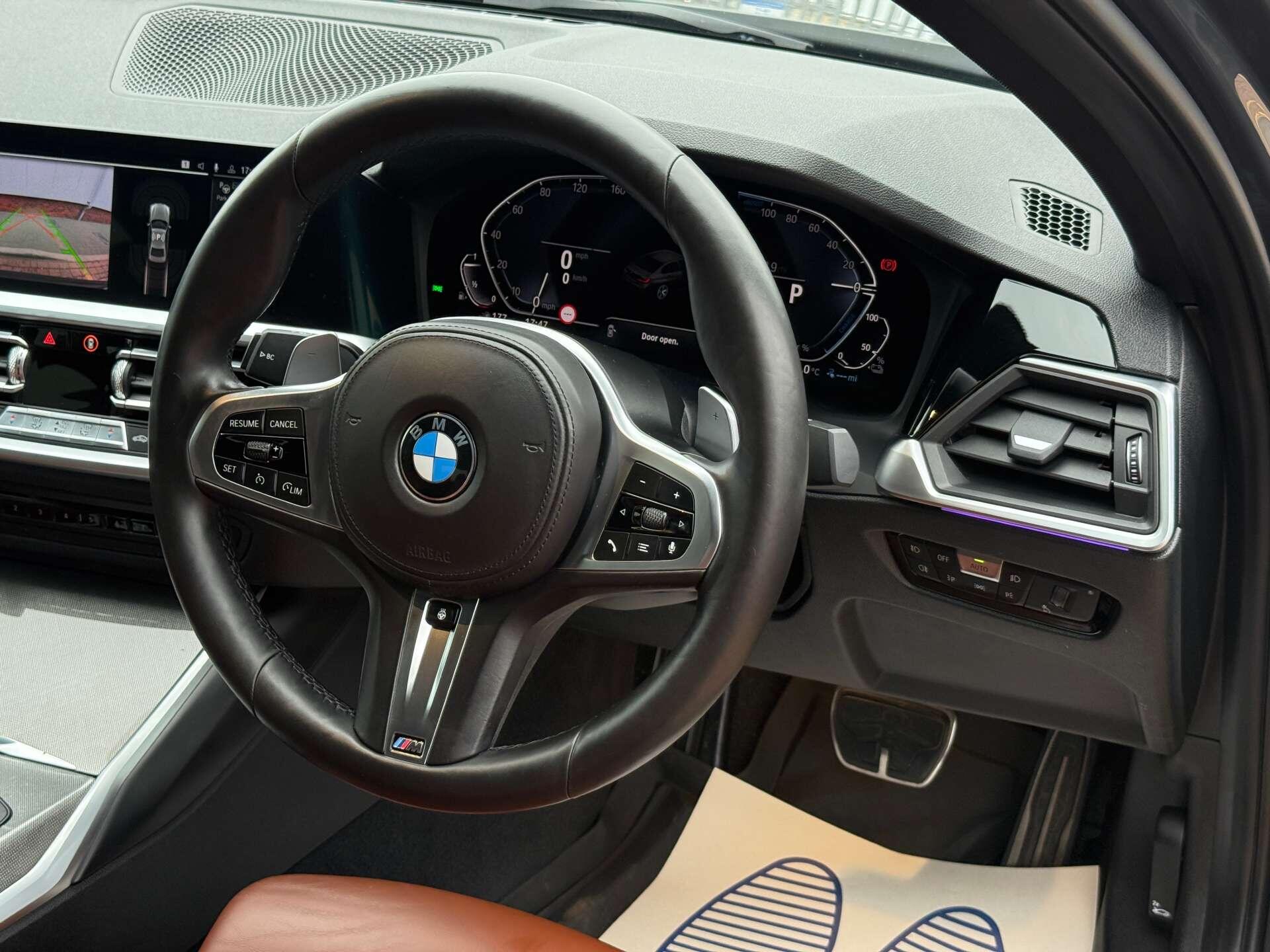 BMW 3 Series view 15