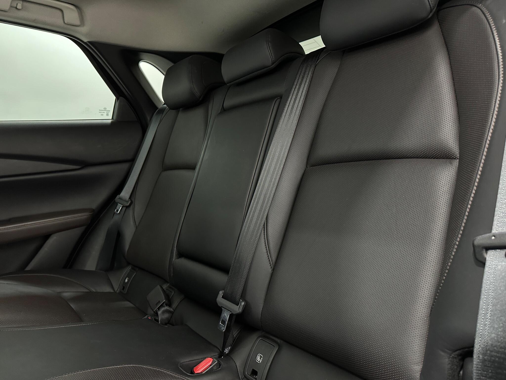 Mazda CX-30 view 40