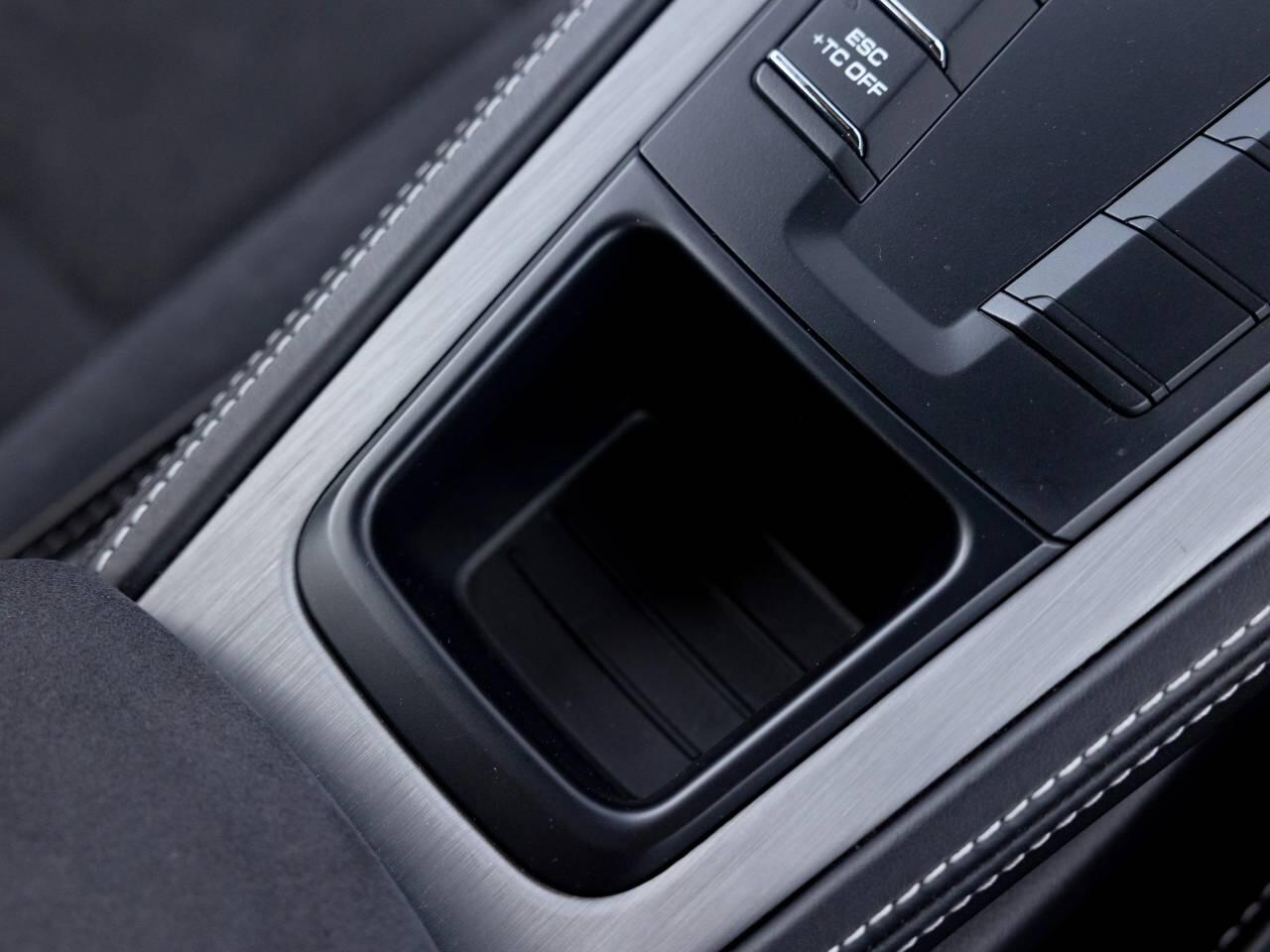 Porsche Cayman view 57
