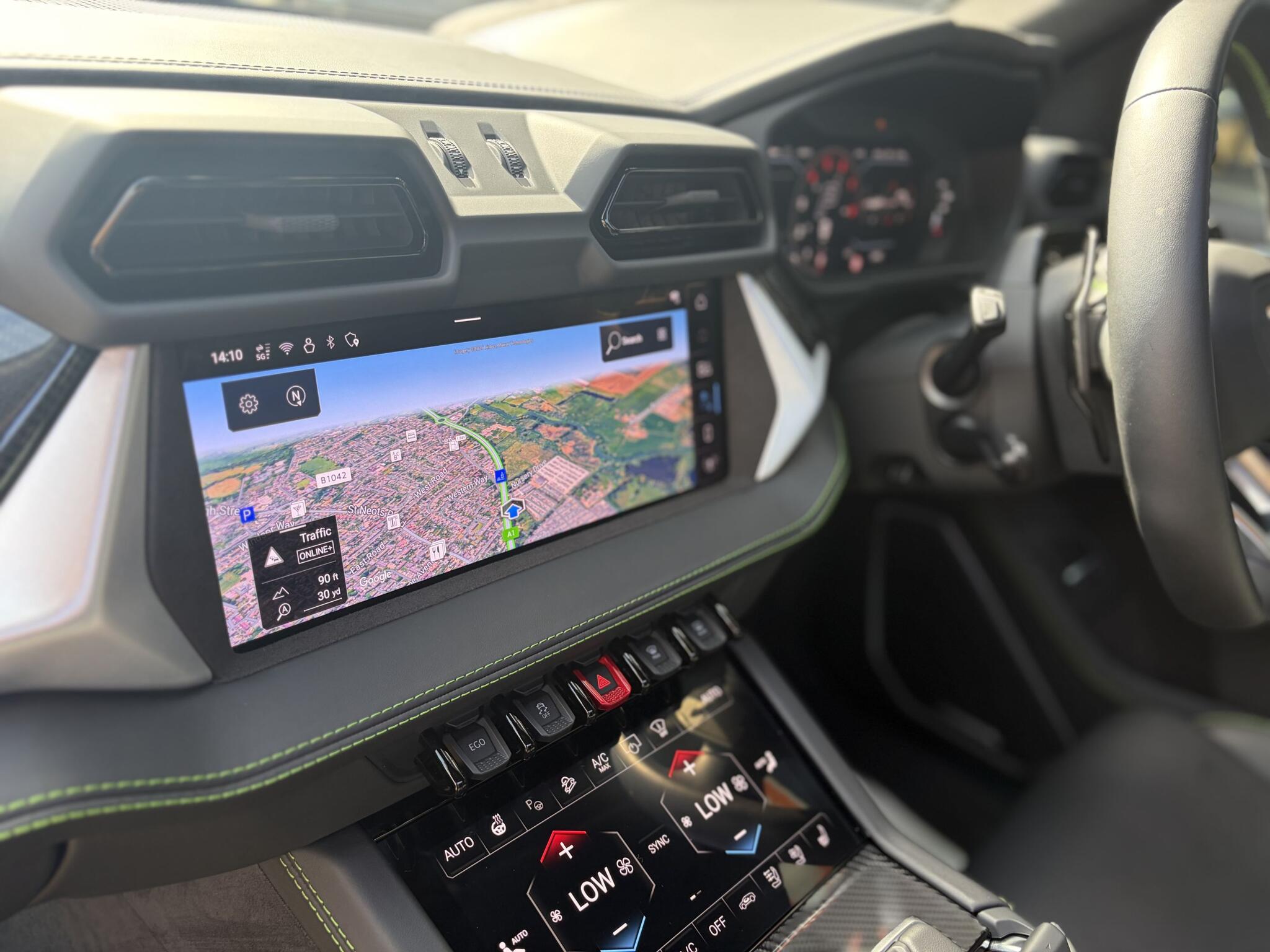 Lamborghini Urus view 30