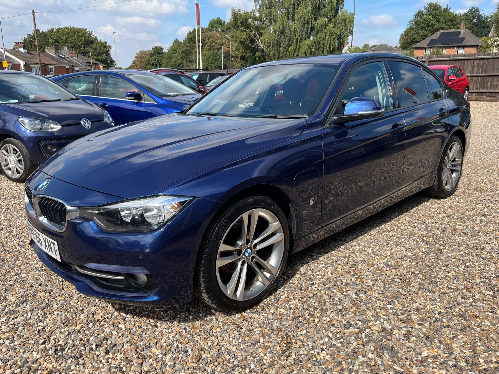 BMW 3 Series view 8