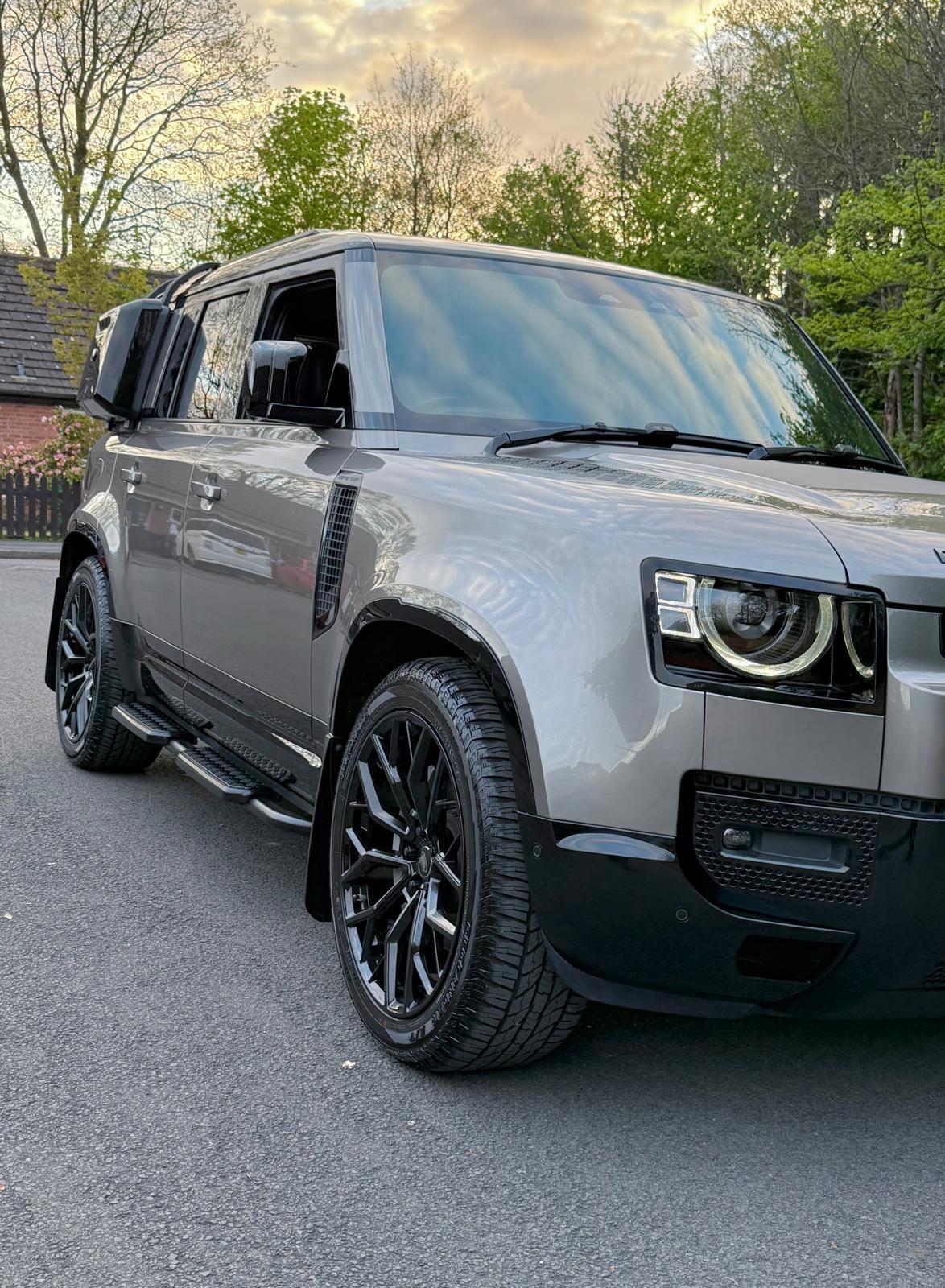Land Rover Defender view 73
