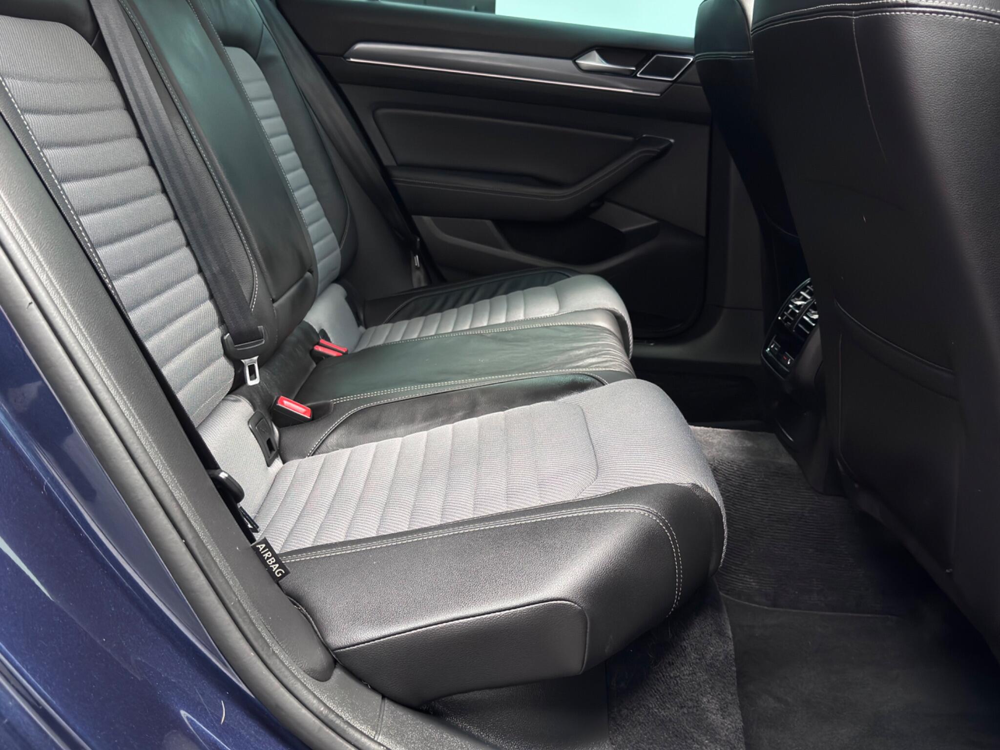 Volkswagen Passat view 63