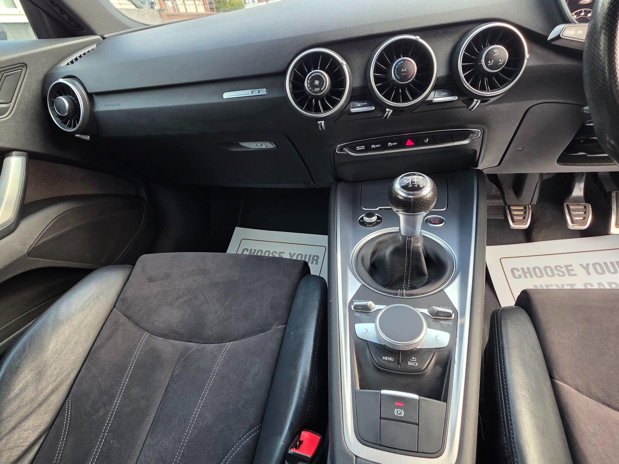 Audi TT view 20