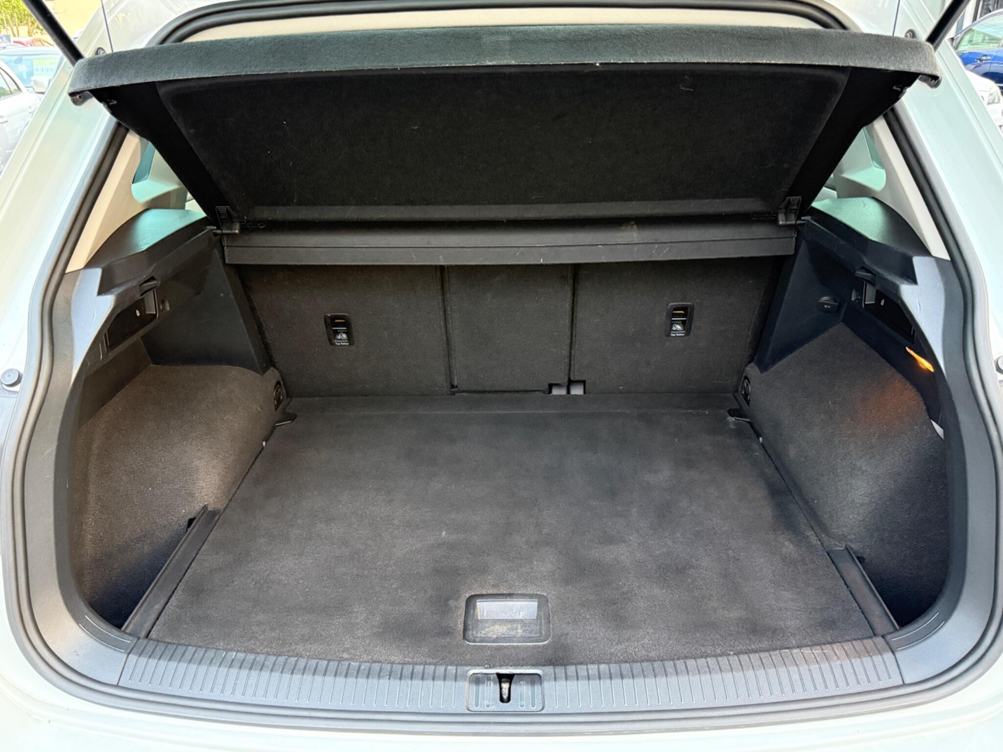 Volkswagen Tiguan - Image 47
