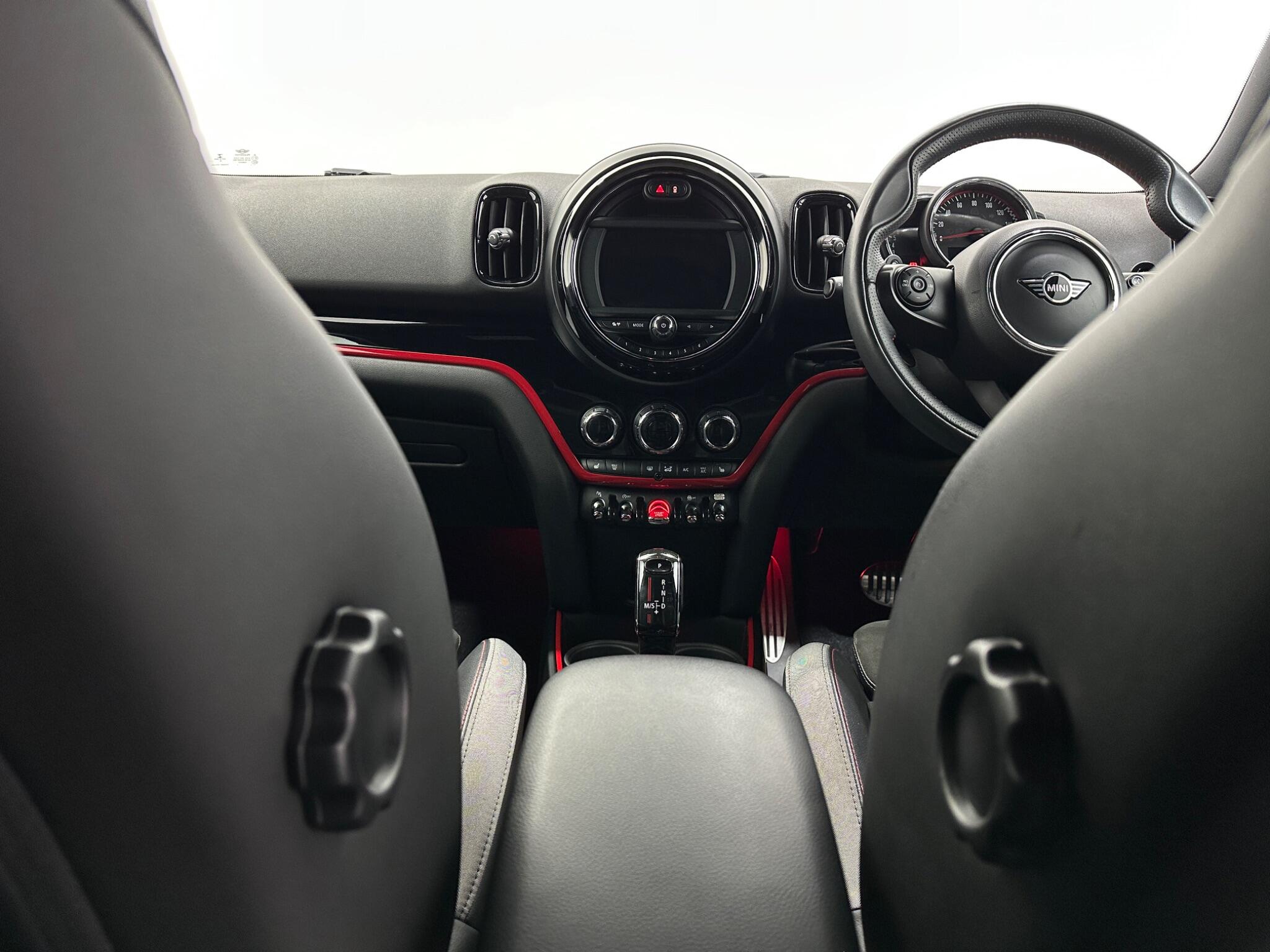 Mini Countryman view 19