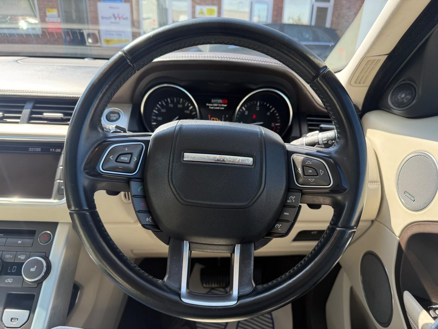 Land Rover Range Rover Evoque view 18