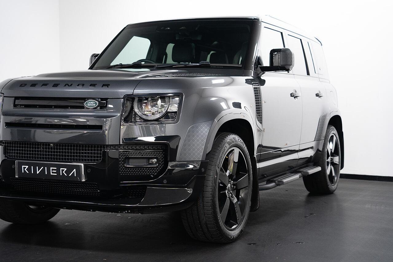 Land Rover Defender view 35