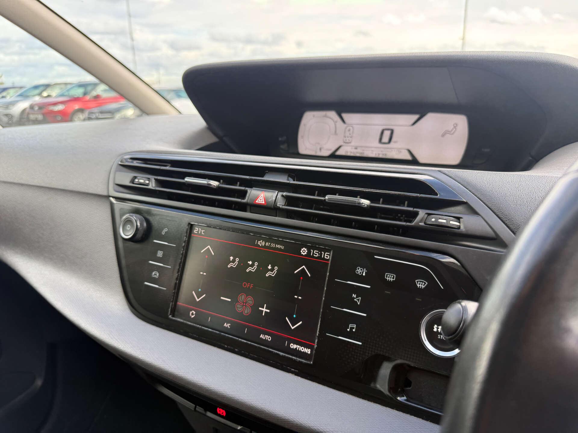 Citroen Grand C4 Picasso view 36