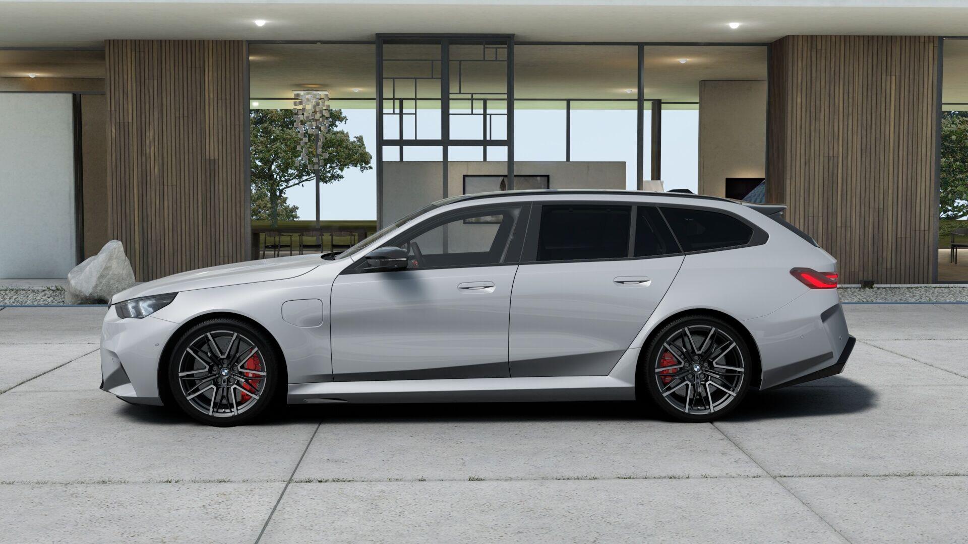 BMW M5 view 4