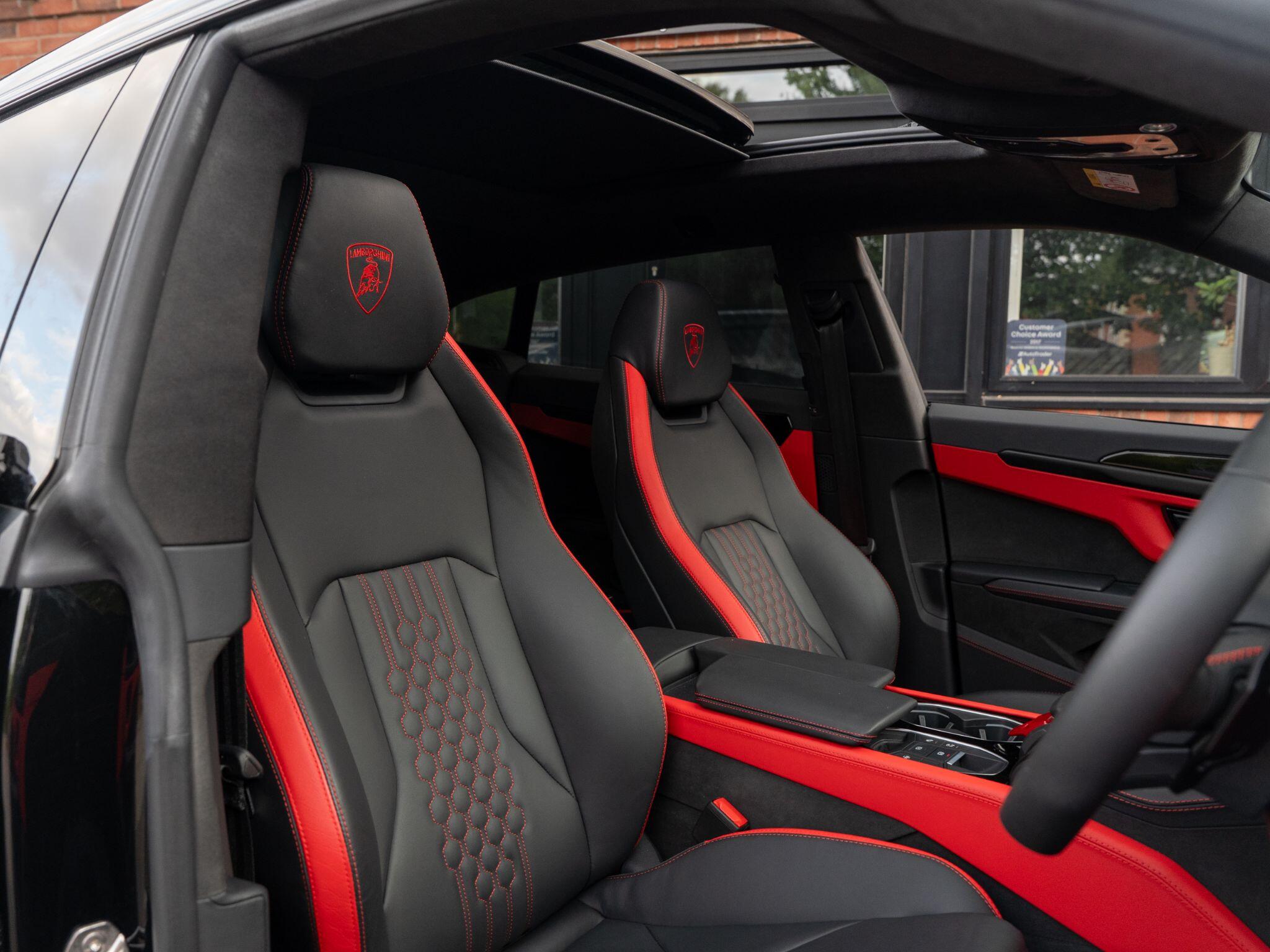 Lamborghini Urus view 43