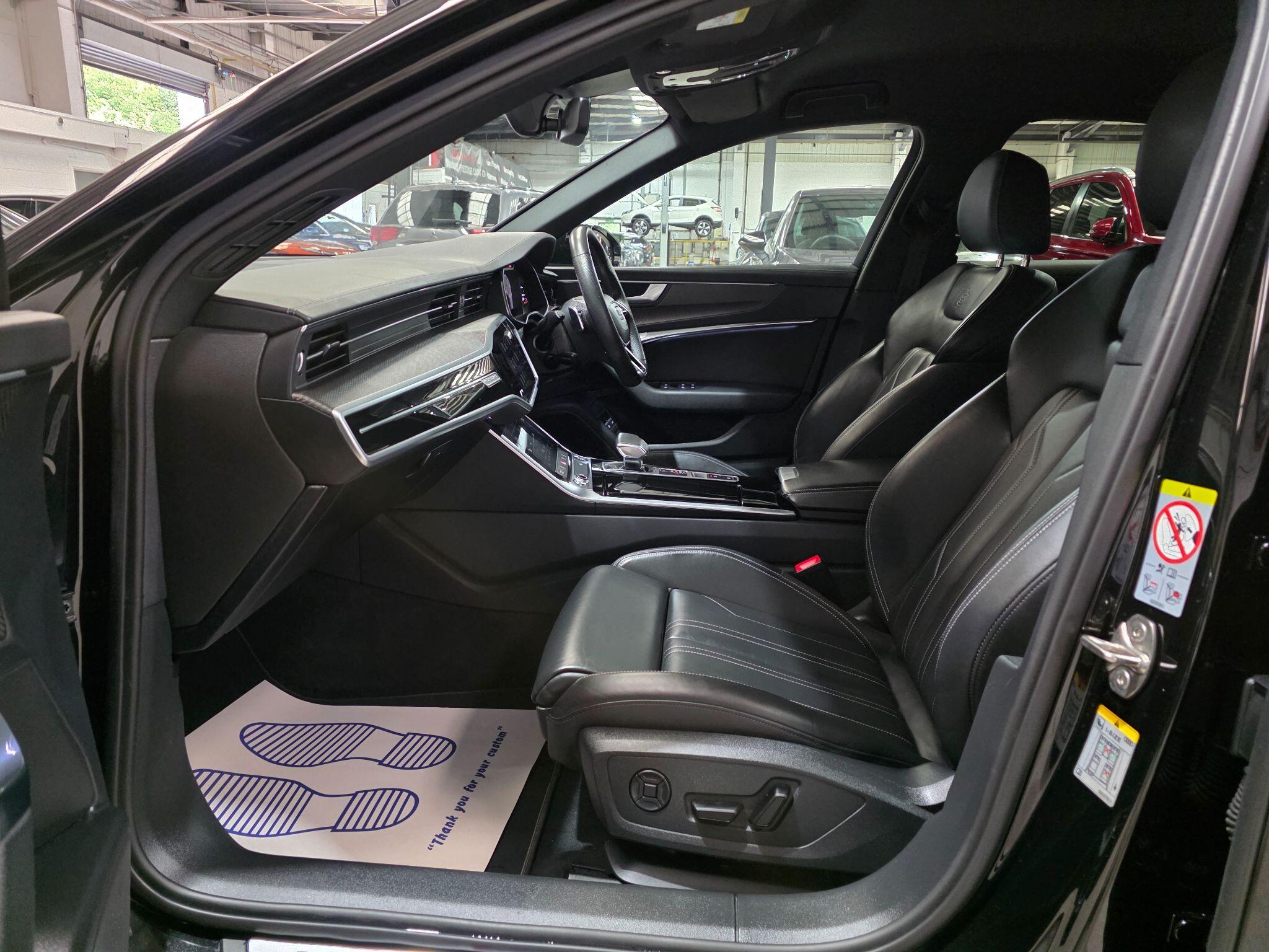 Audi A6 Saloon view 31