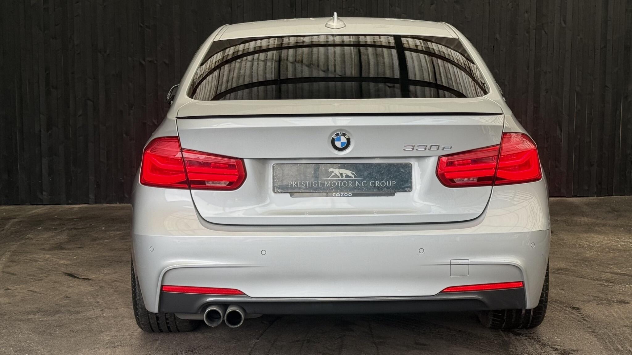 BMW 3 Series view 14