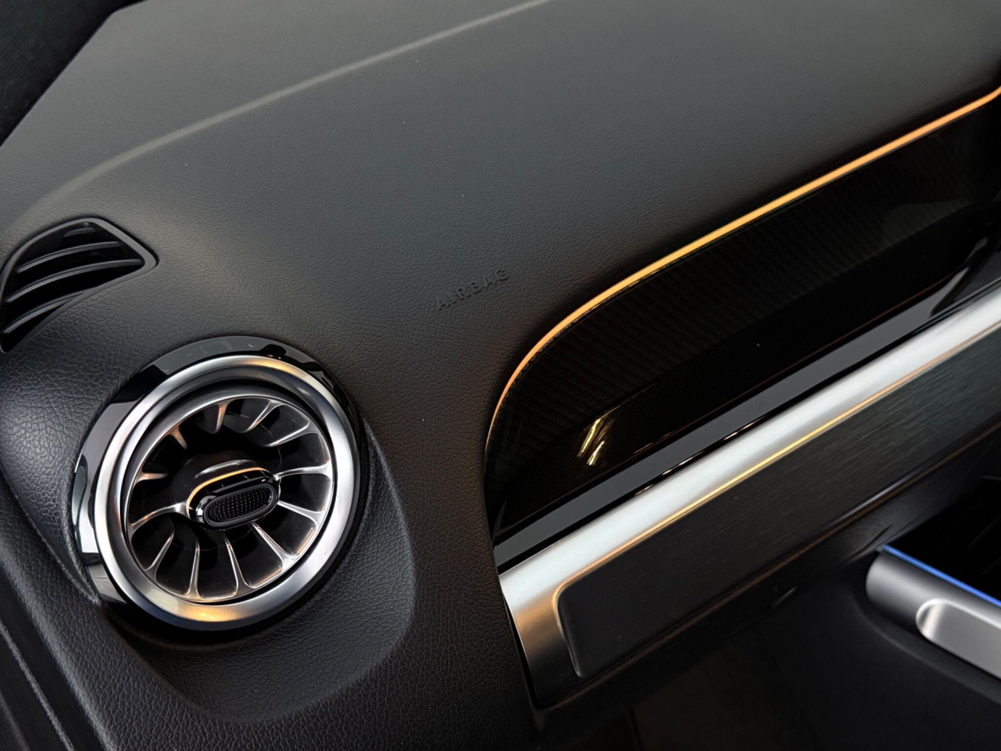 Mercedes-Benz GLB view 24