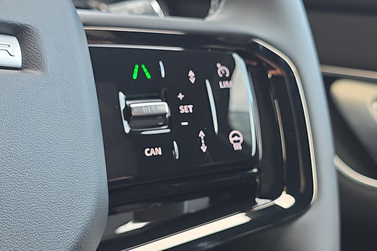 Land Rover Range Rover Velar view 34