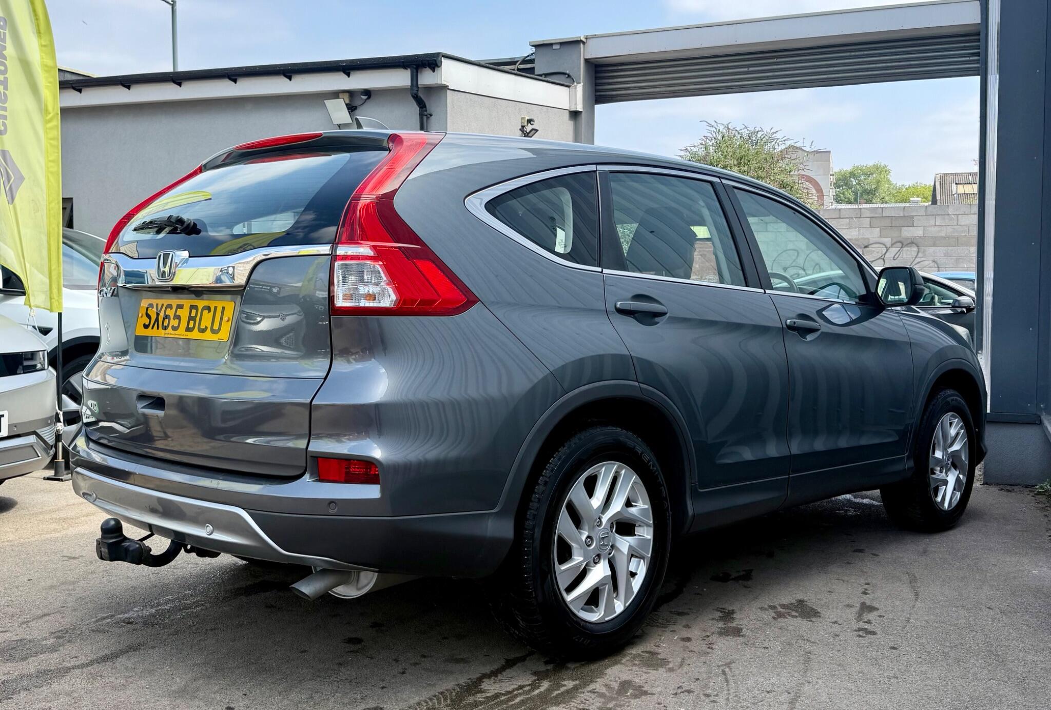 Honda CR-V view 8