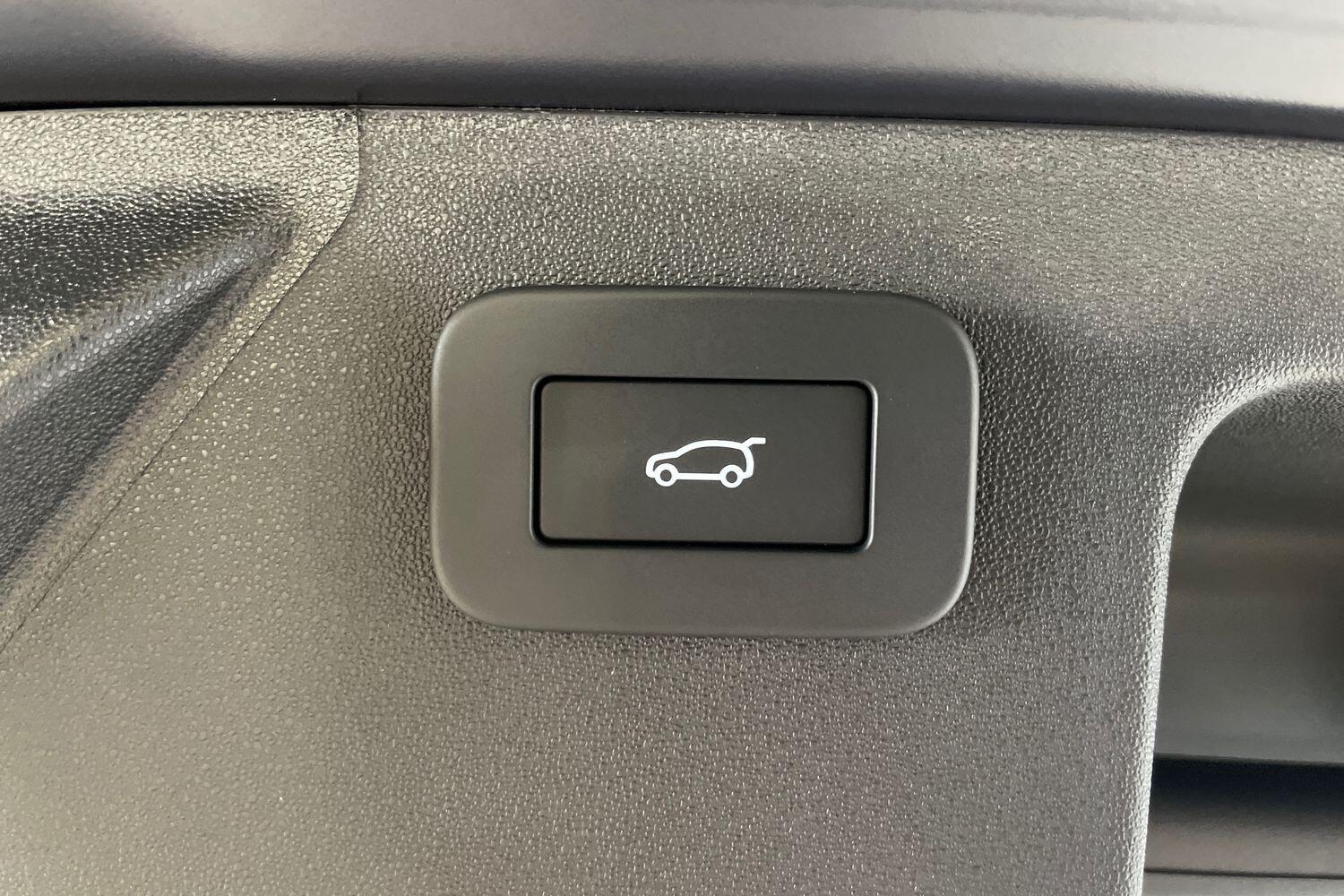 Land Rover Discovery Sport view 25