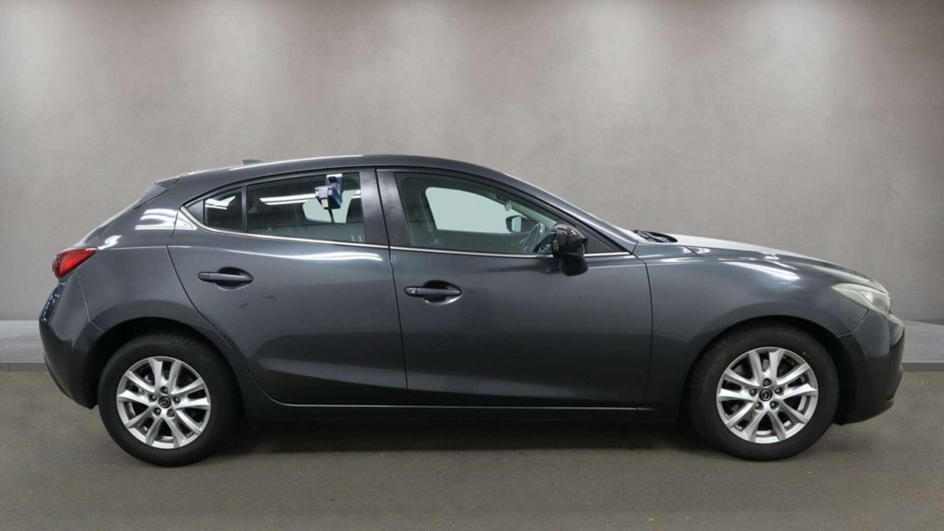 Mazda Mazda3 view 10