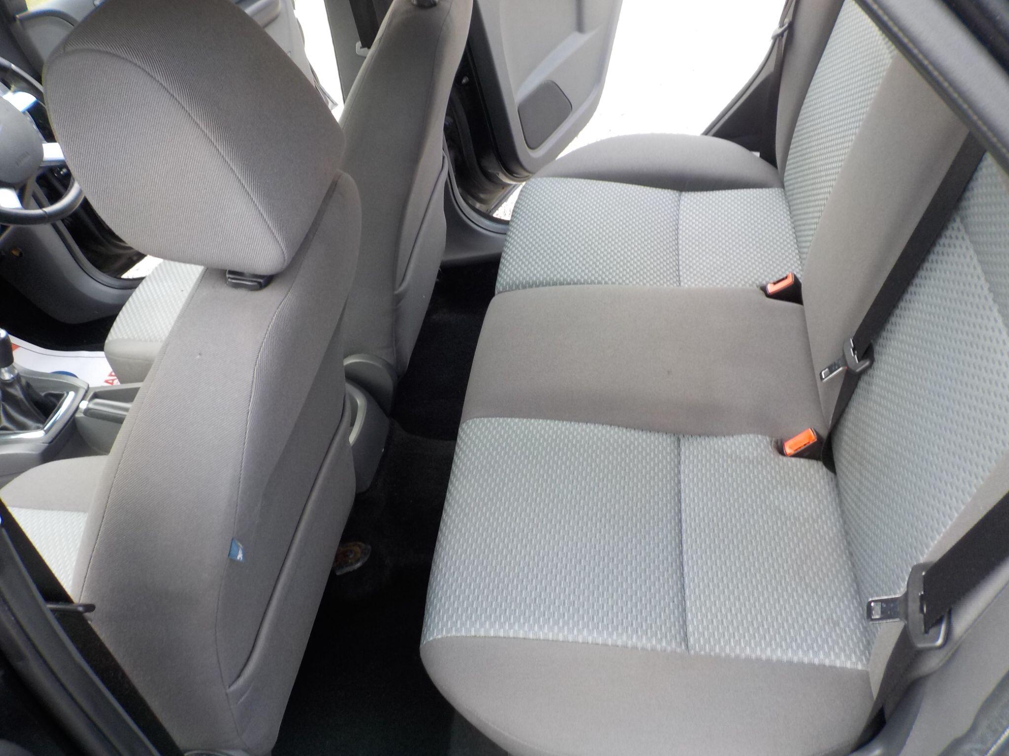 Ford Focus 1.6 Style 5dr