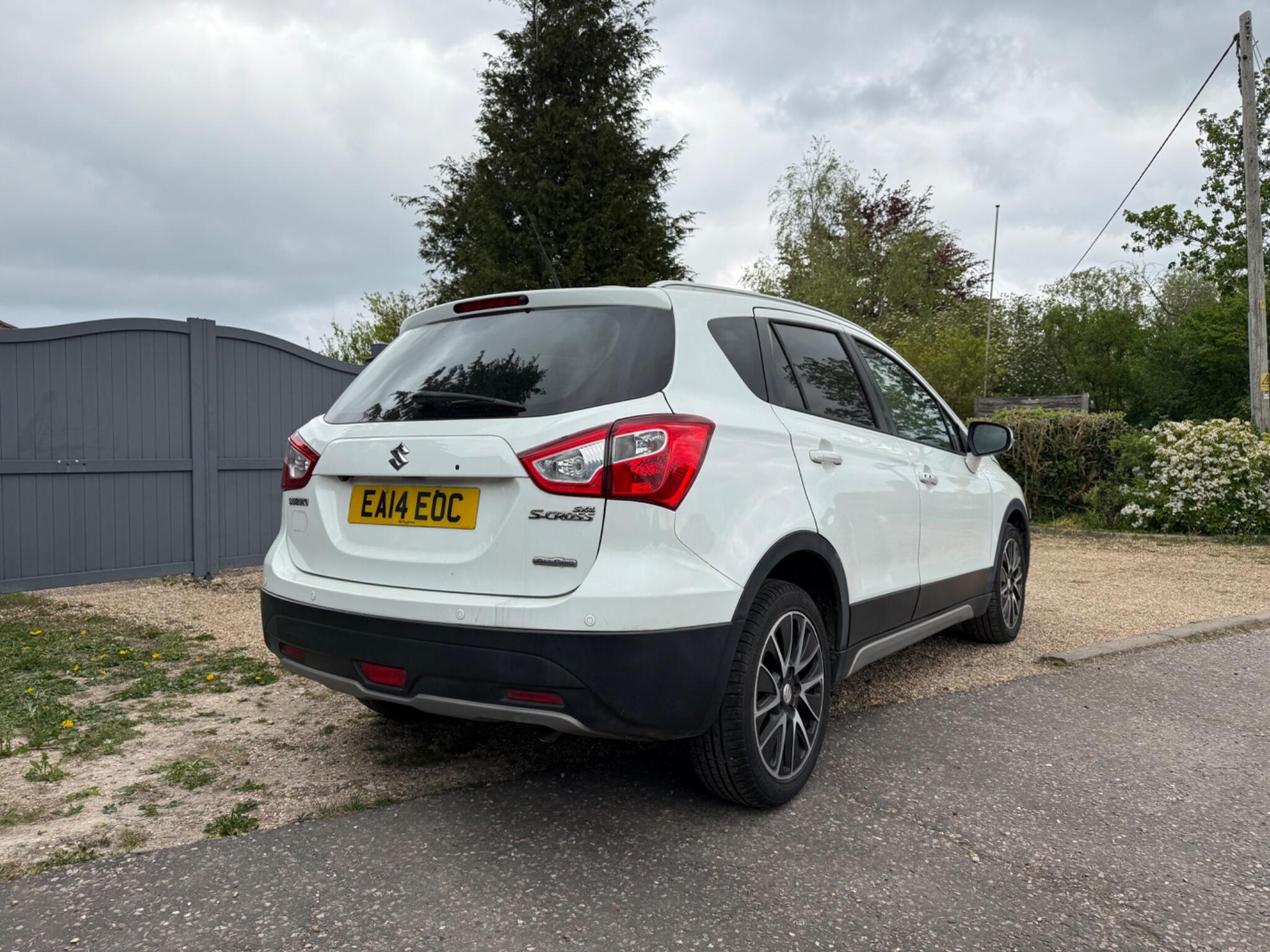 Suzuki SX4 S-Cross view 3
