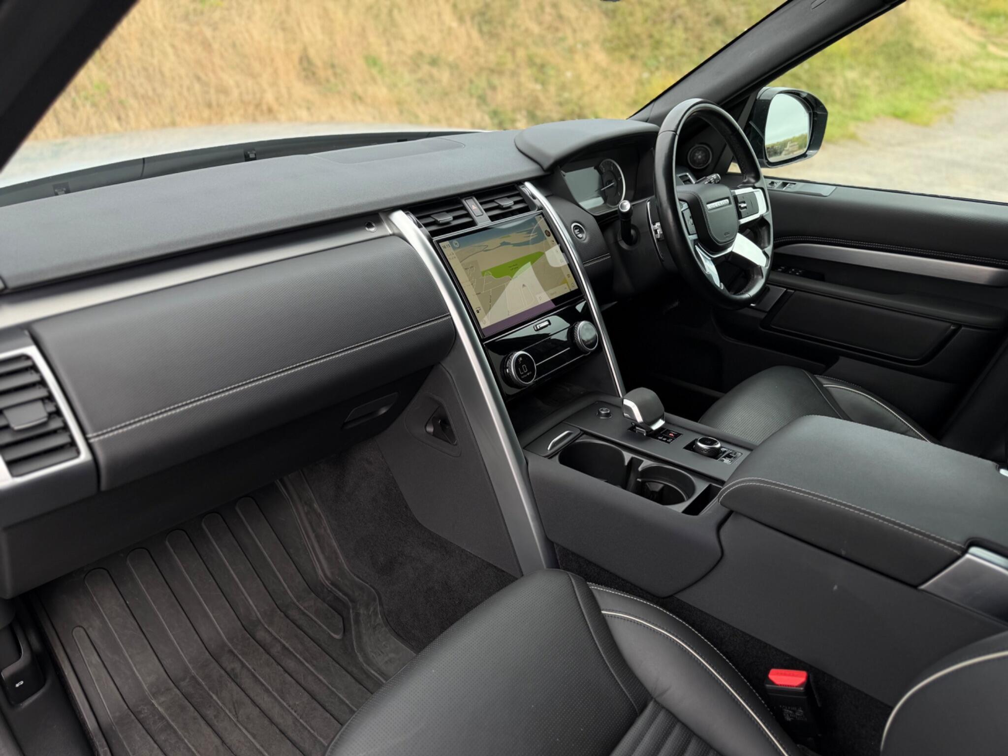 Land Rover Discovery 3 view 22