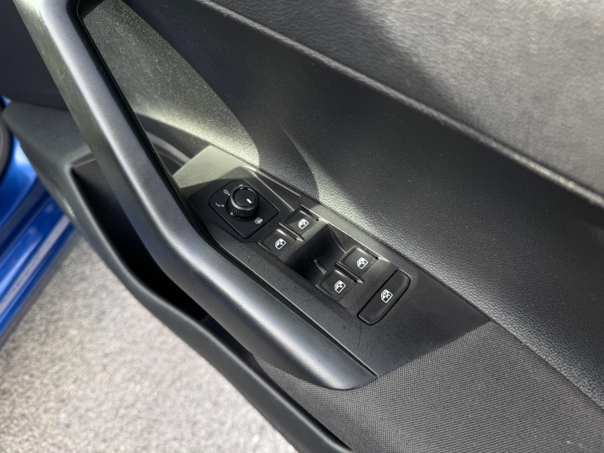 Volkswagen Polo view 48