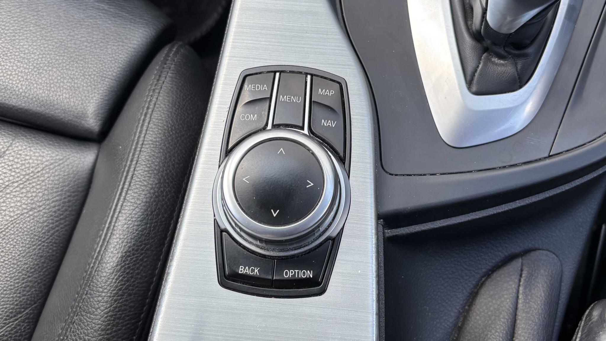 BMW 3 Series view 15