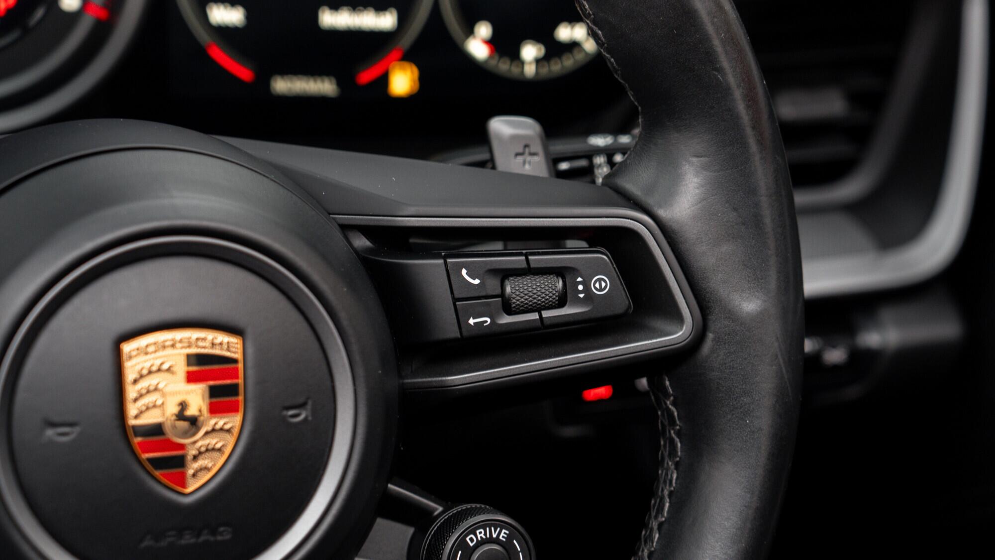Porsche 911 view 24