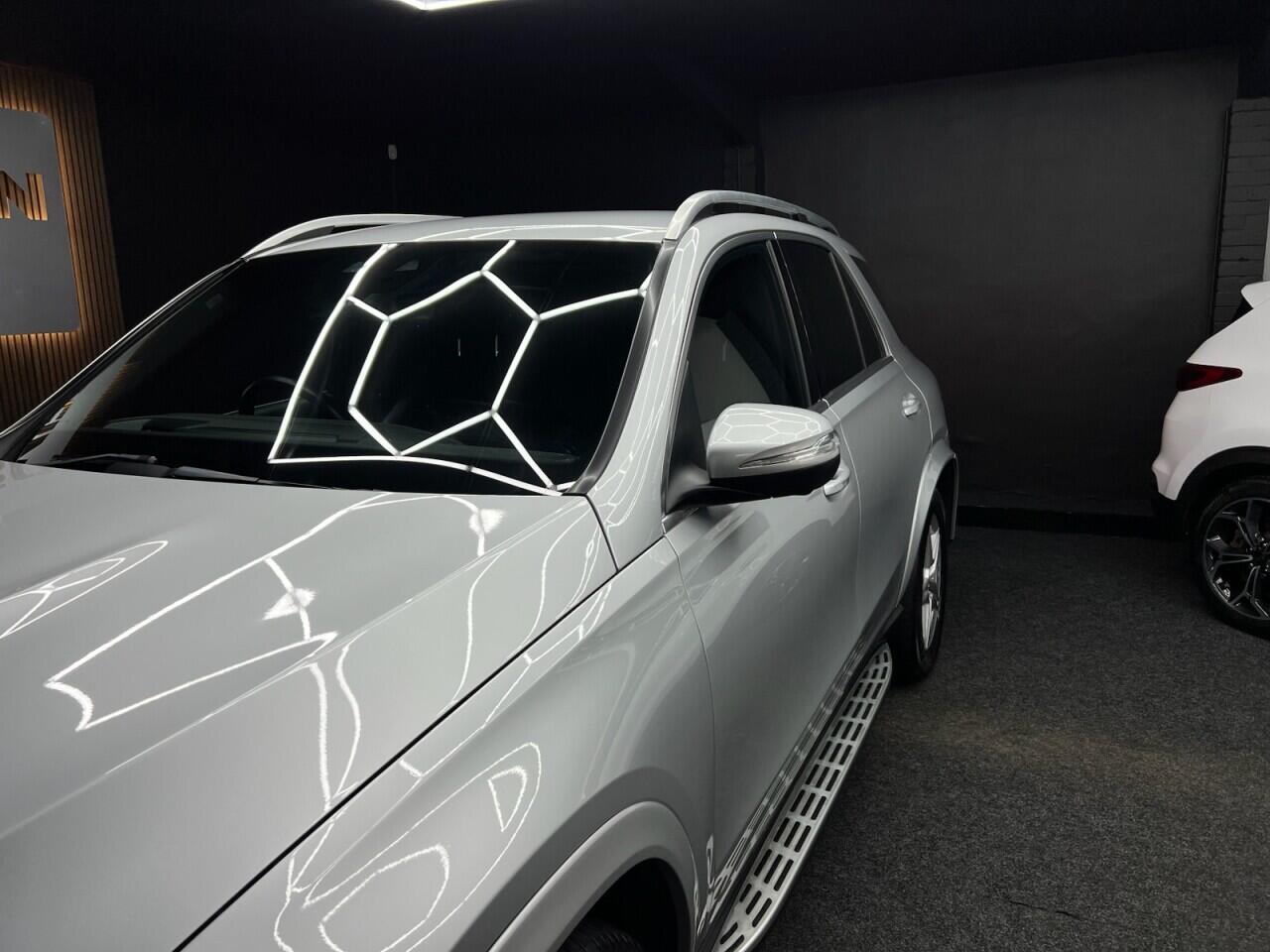 Mercedes-Benz Gle view 22