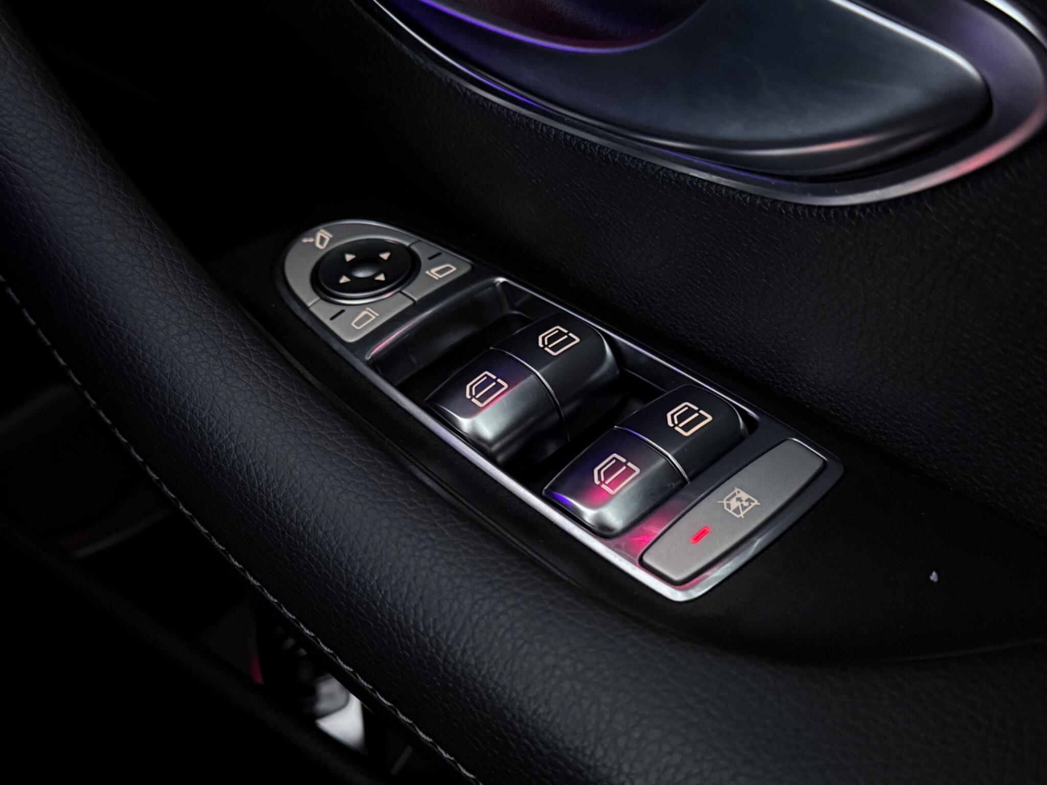 Mercedes-Benz E-Class view 22